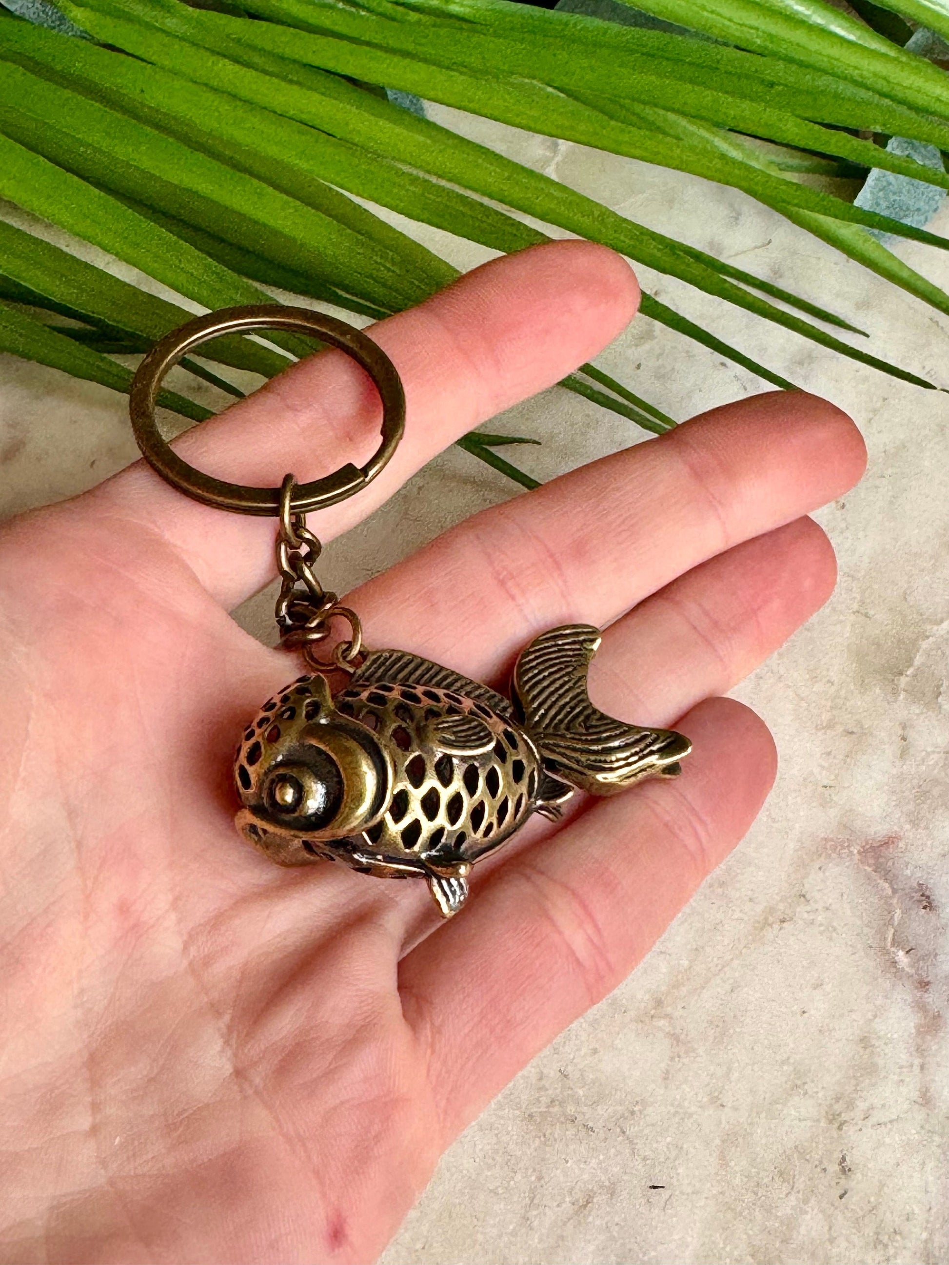 Creative Solid Brass Golden Fish Keyring, Fish Key Chain Pendant Craft Gift, Creative gift for fish lovers