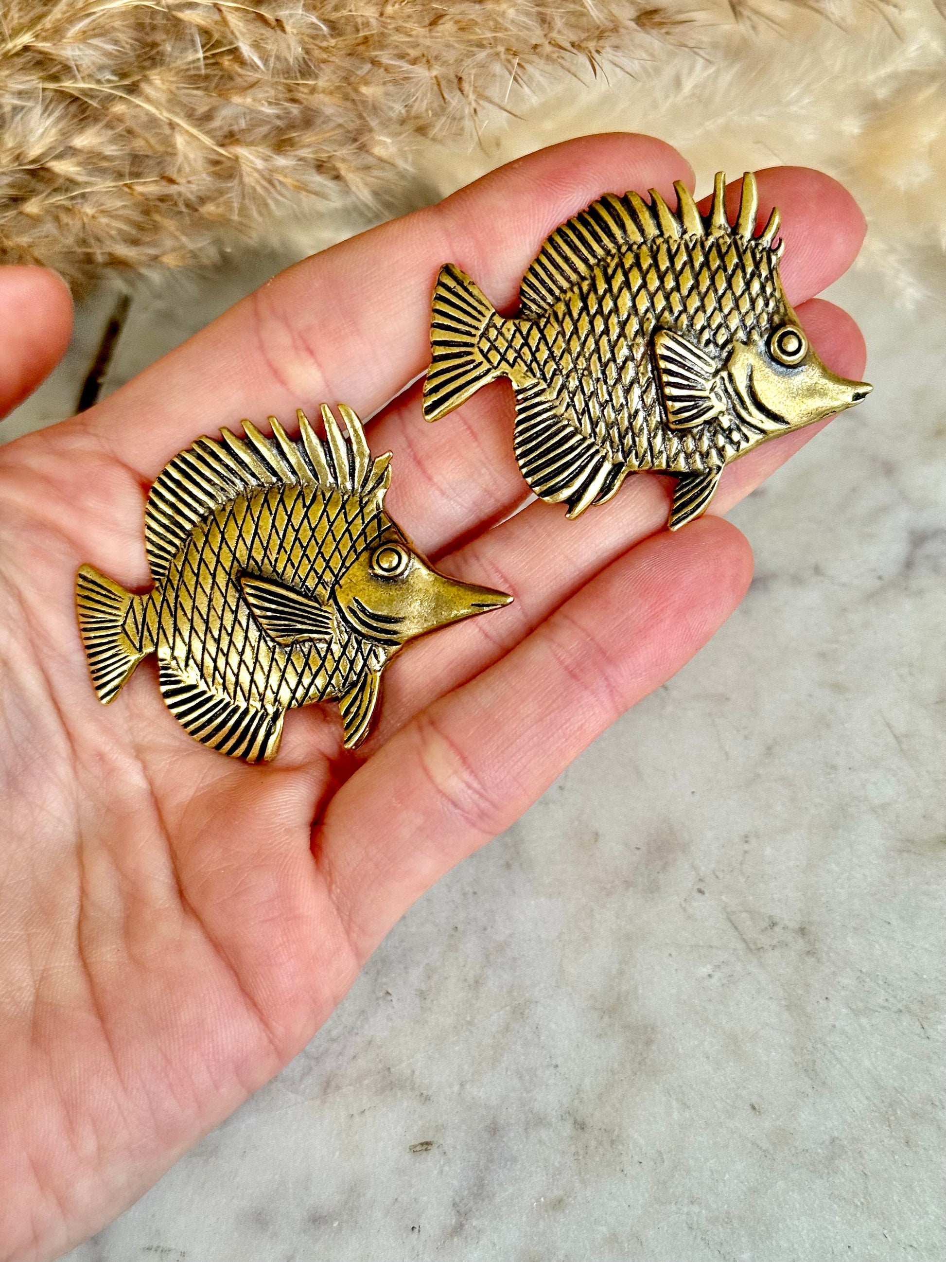 Mini Brass angelfish fish ornament, Aquarium Statue, Sea Figurine, Tiny Animal, Gold Miniature, Metal Art Desk Accessories, Paperwe