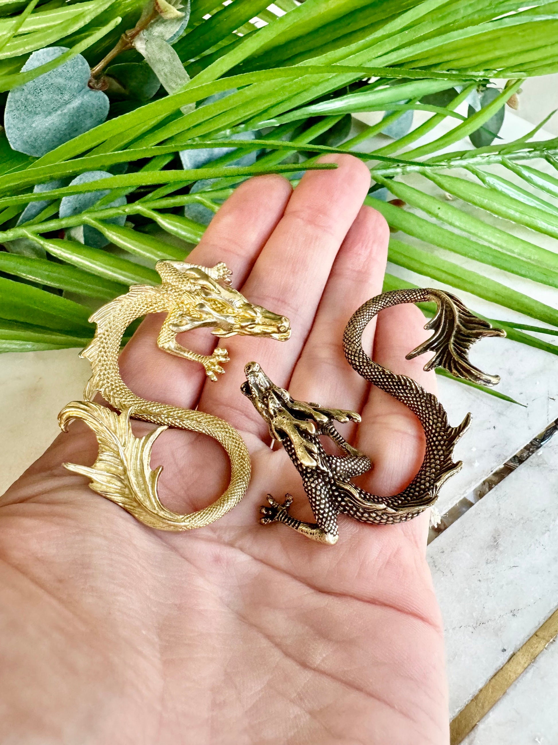 Fighting Dragons solid brass miniature, Chinese Feng Shui Animal Statue, golden dragon statuette, Chinese new year gift, fountain pen rest
