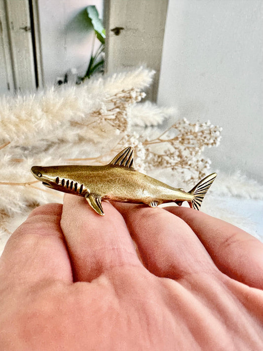 Fine craftsmanship solid brass shark sculpture, shark paperweight, metal sea creatures decoration, adventure lovers gift