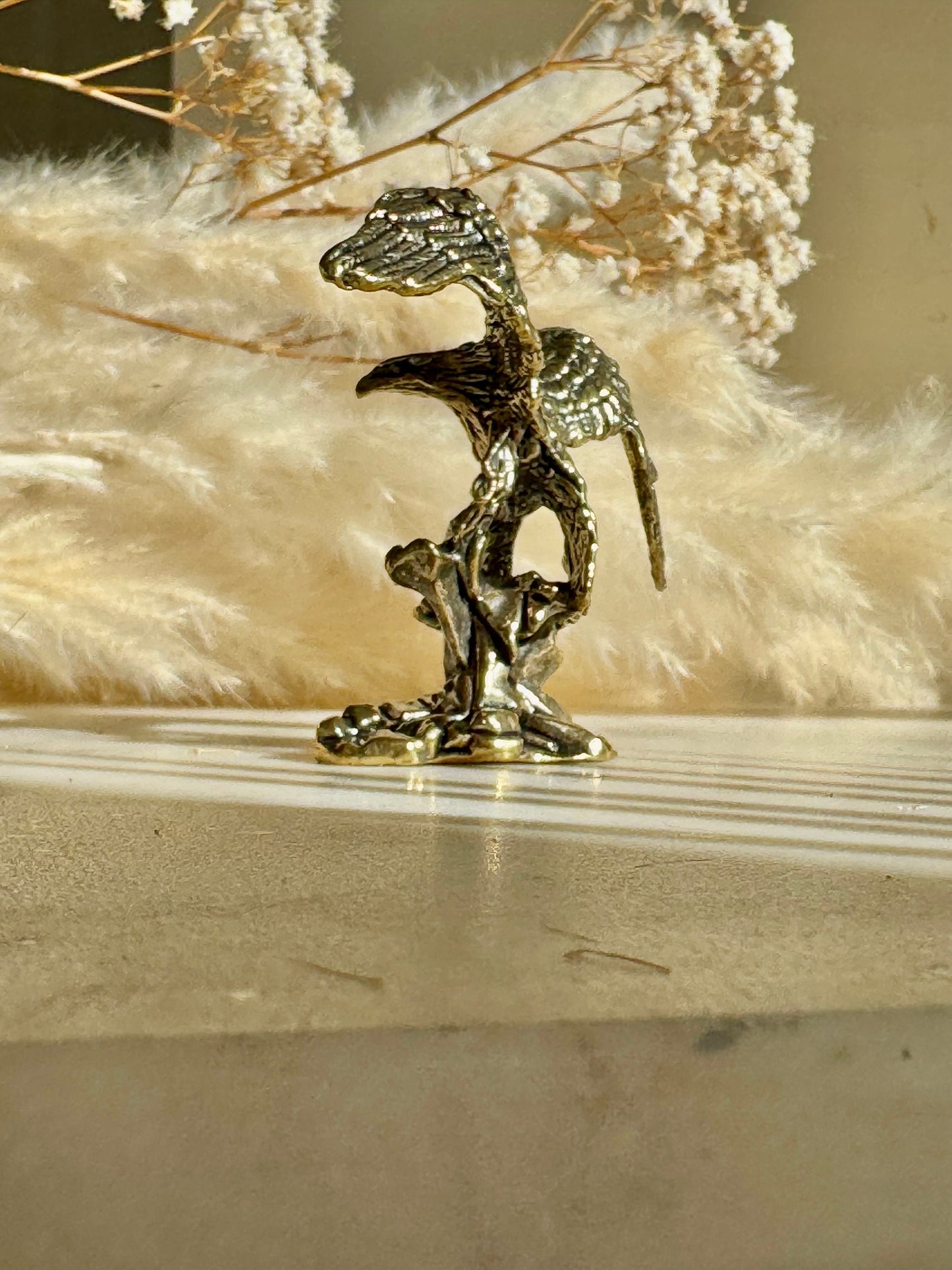 Hunting Eagle statuette, fine lifelike solid brass figurine, golden desktop decor, creative boss, brass eagle figurine, traditional style bi