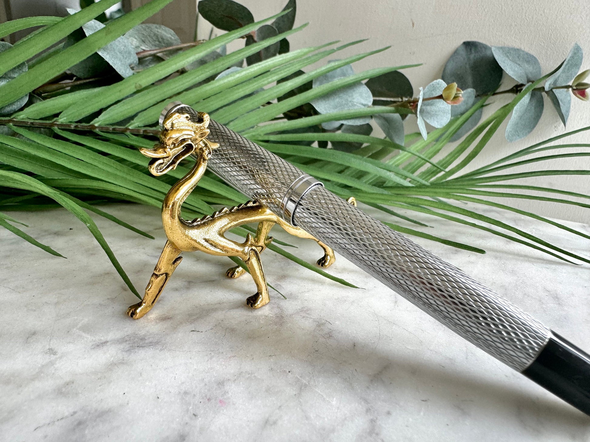 Dragon metal Figurine, Chinese solid brass Feng Shui Animal Kylin Unicorn Statue, Fountain pen rest, Wealth fly Chi-lin