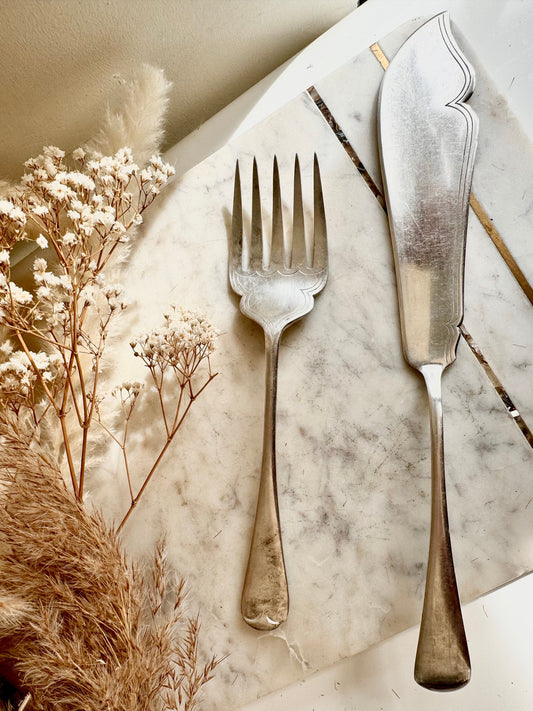 Antique Fish Servers Silver Plated Vintage Pair of Fork and Slice Hanoverian Pattern, Elegant silverware