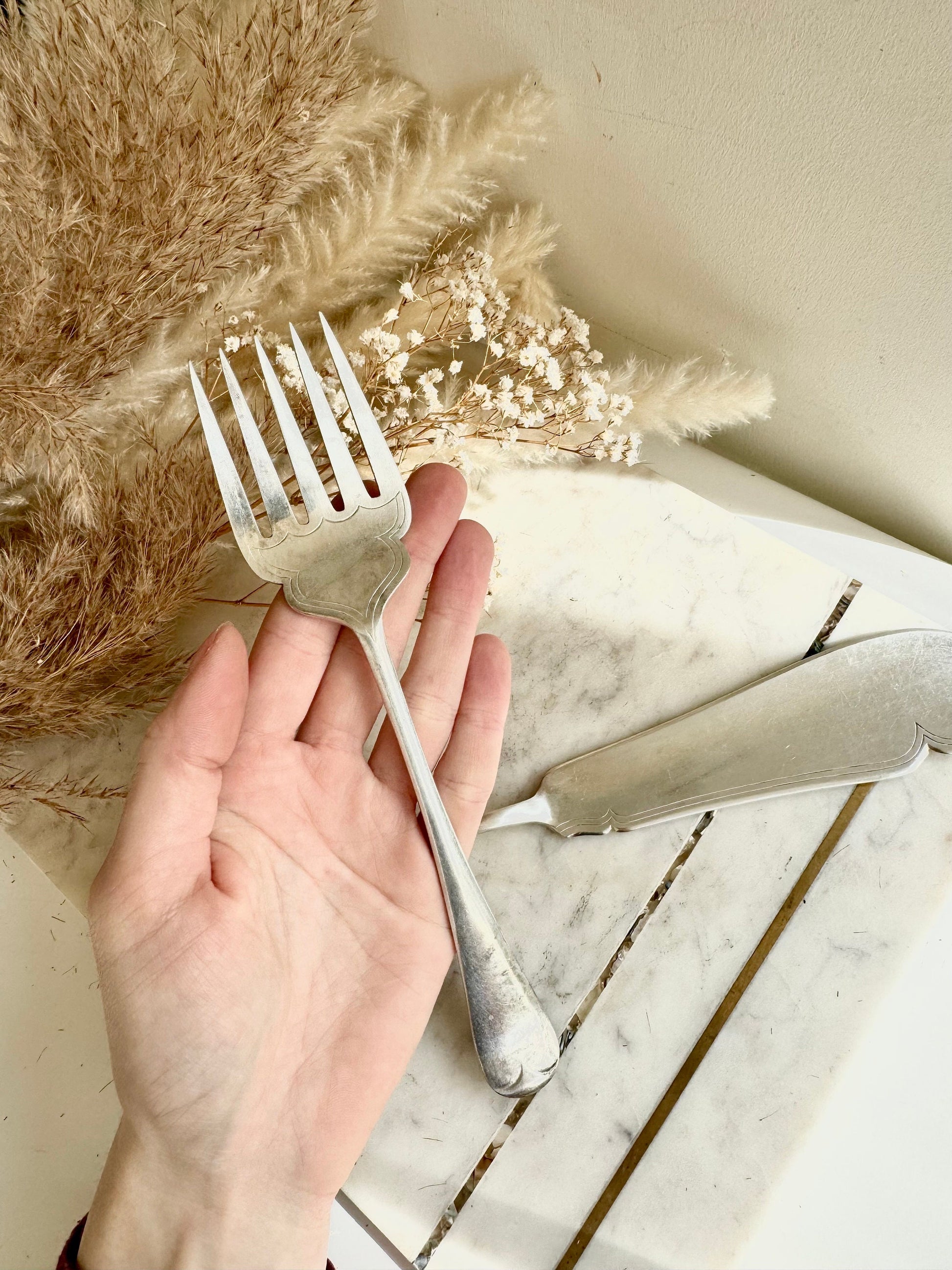 Antique Fish Servers Silver Plated Vintage Pair of Fork and Slice Hanoverian Pattern, Elegant silverware