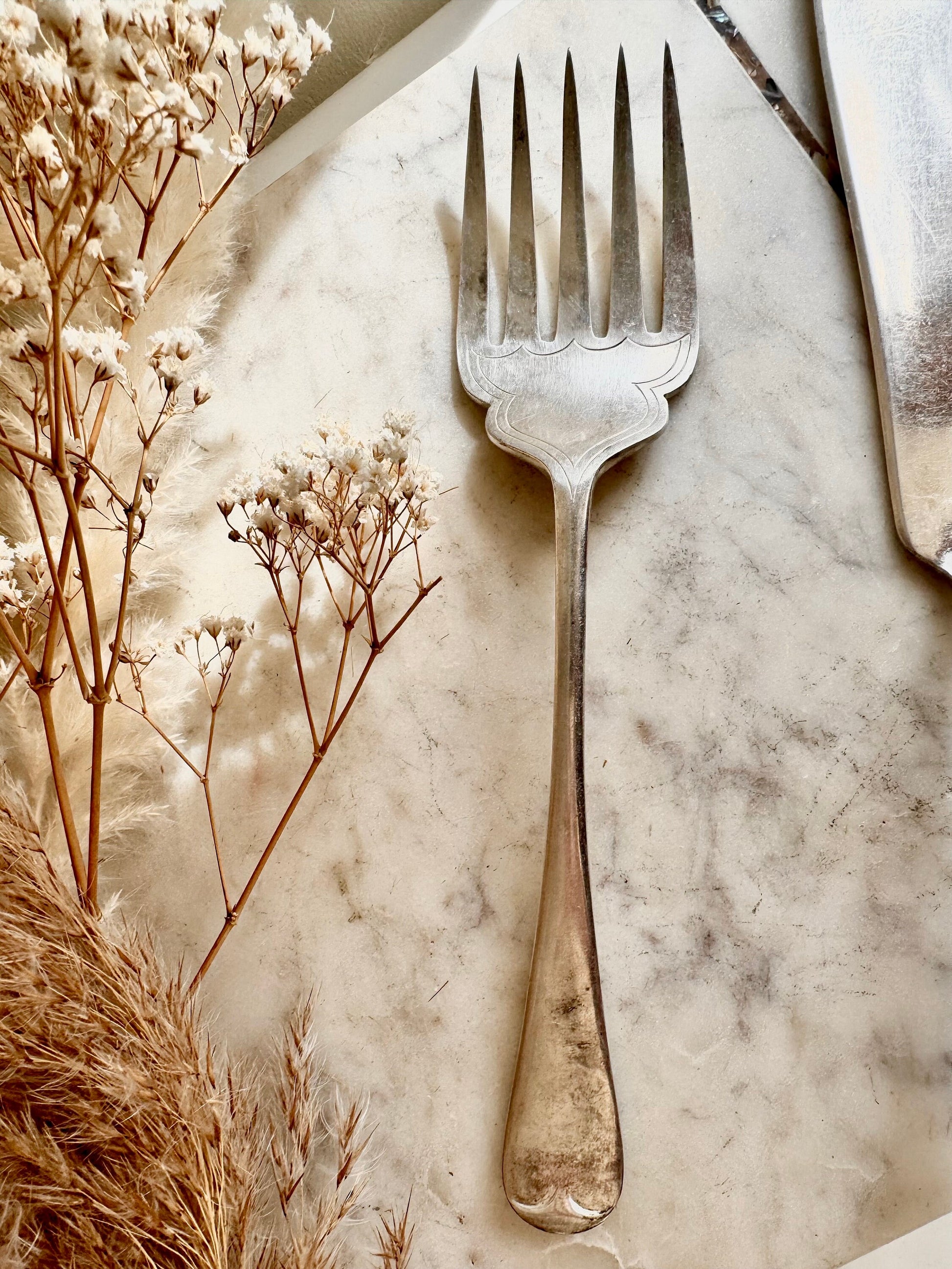 Antique Fish Servers Silver Plated Vintage Pair of Fork and Slice Hanoverian Pattern, Elegant silverware