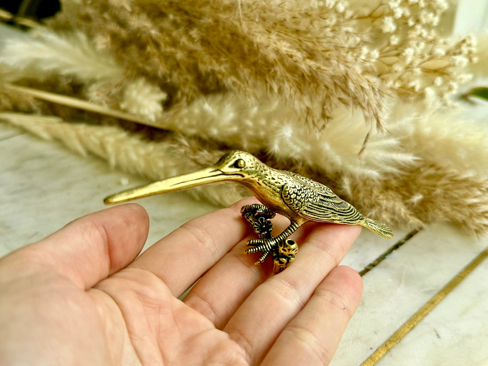 Charming Hummingbird Sculpture - Brass Spring Blossom Ornamen