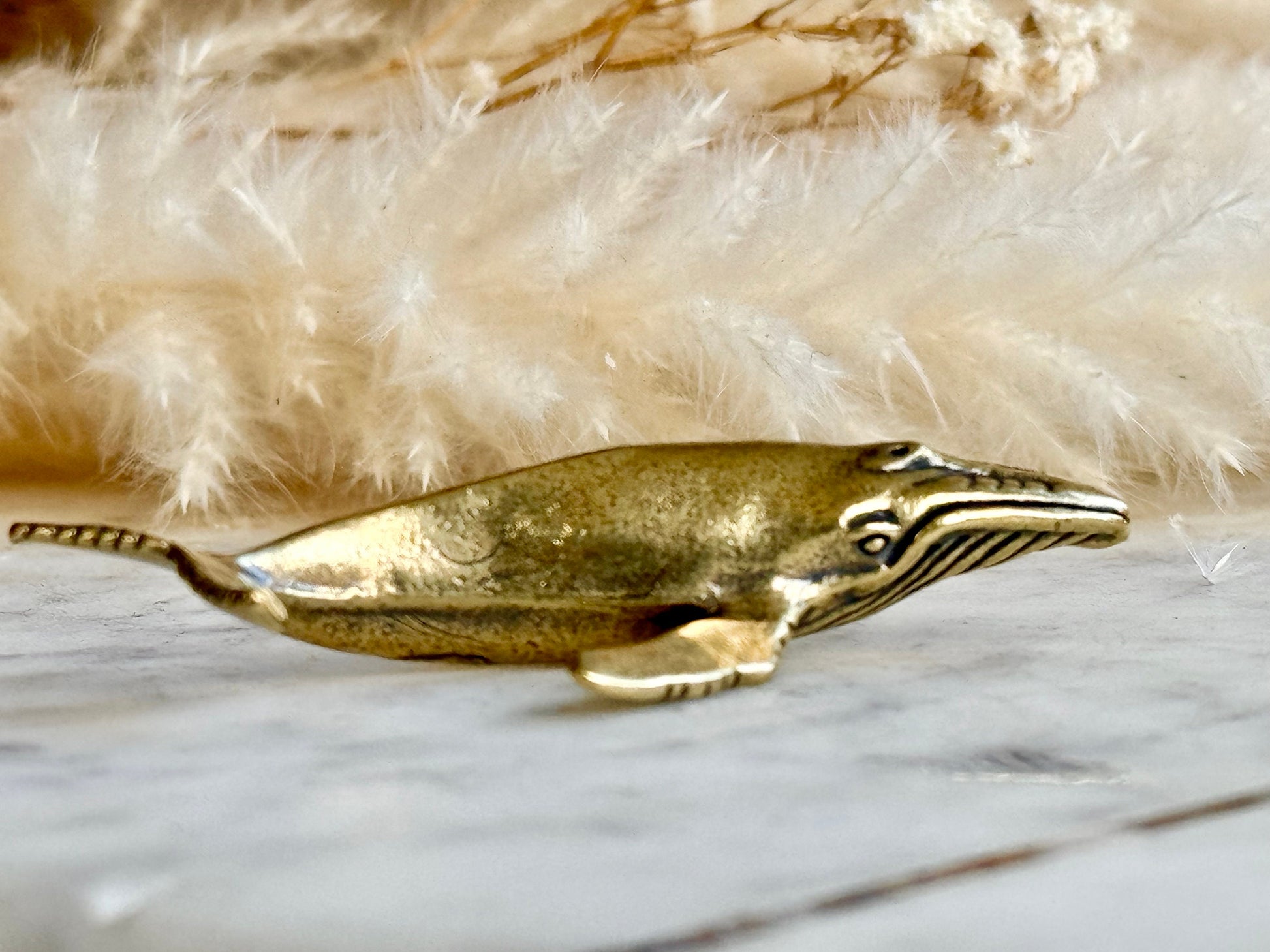 Lifelike solid brass sculptures humpback whale figurine, brass sea creatures ornament, paperweight metal figurine, ocean mammal creature