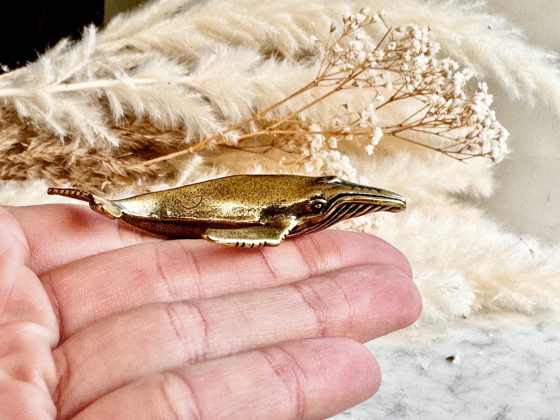 Lifelike solid brass sculptures humpback whale figurine, brass sea creatures ornament, paperweight metal figurine, ocean mammal creature