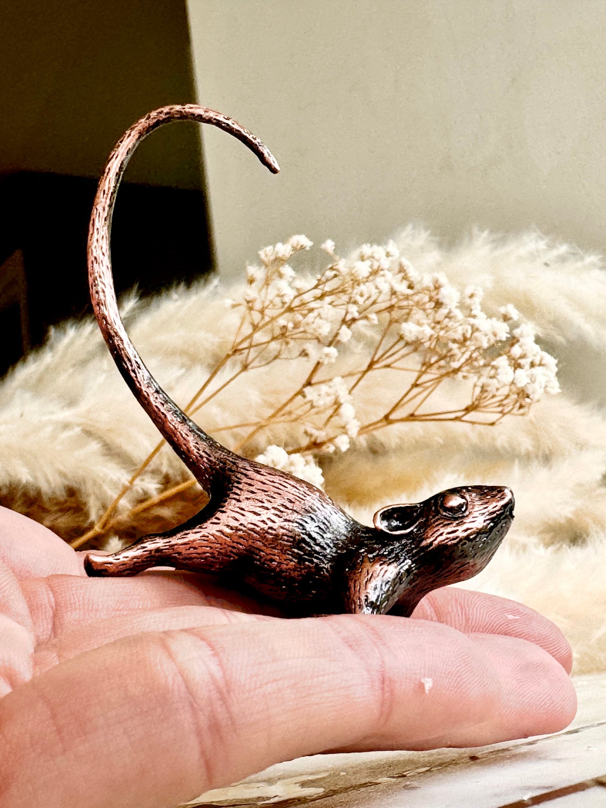 Cute Stretching mouse figurine, metal mouse statuette, cute rat ornament, cool gift