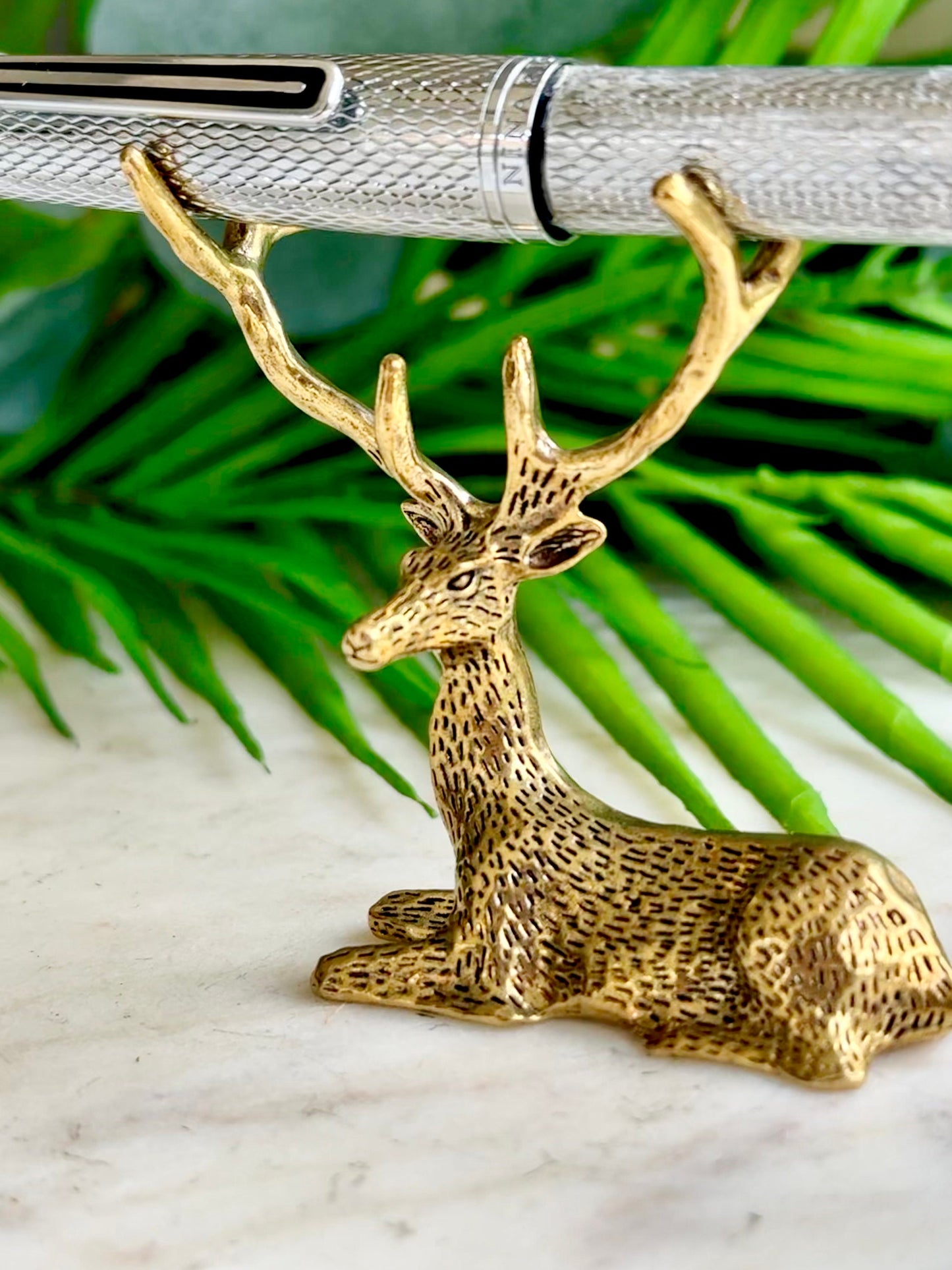 Unique style pen rest, solid brass deer statuette, metal fountain pen rest, Creative Brush holder, Luxury desk accessories, Christmas gift