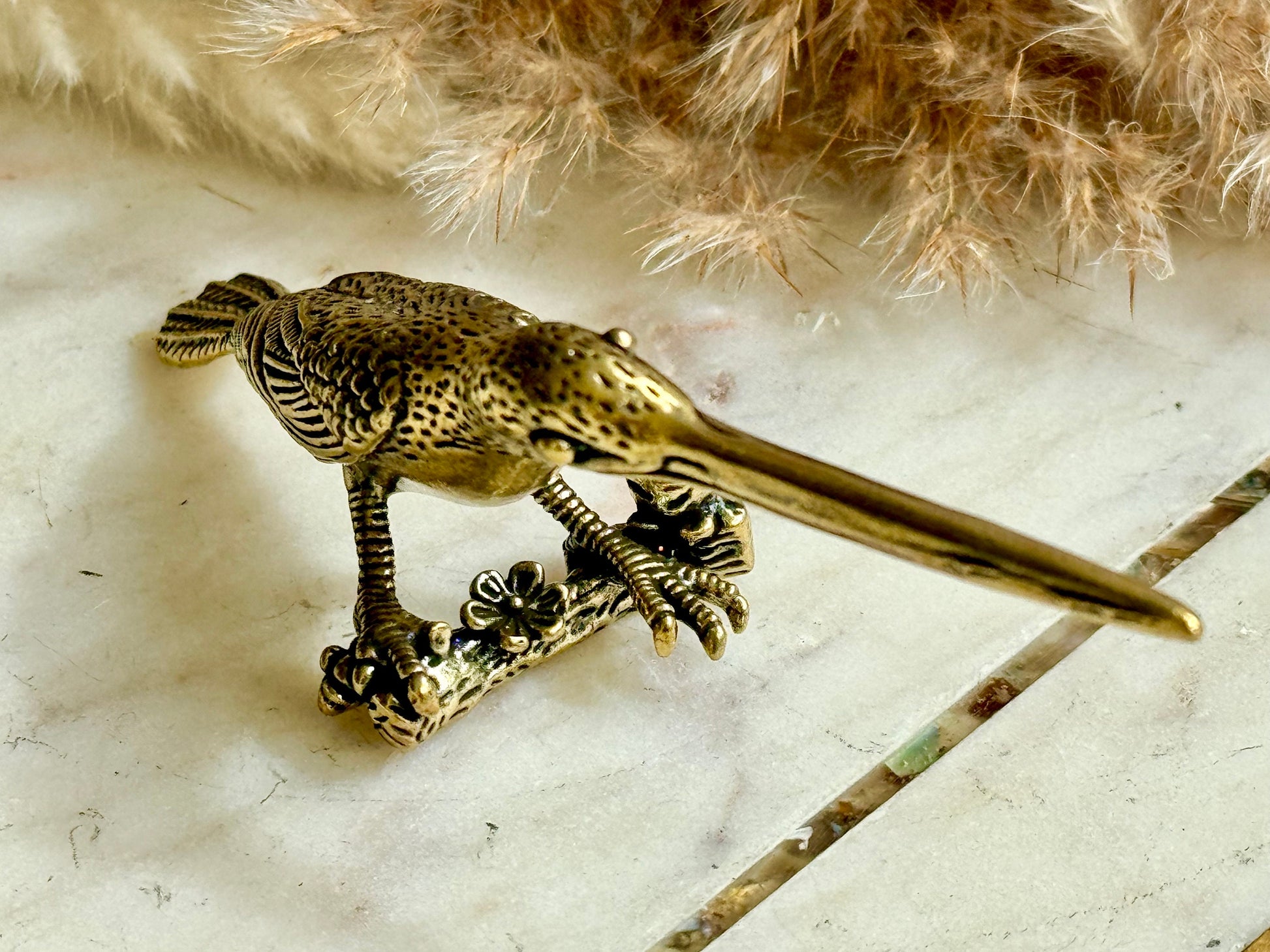 Charming Hummingbird Sculpture - Brass Spring Blossom Ornamen