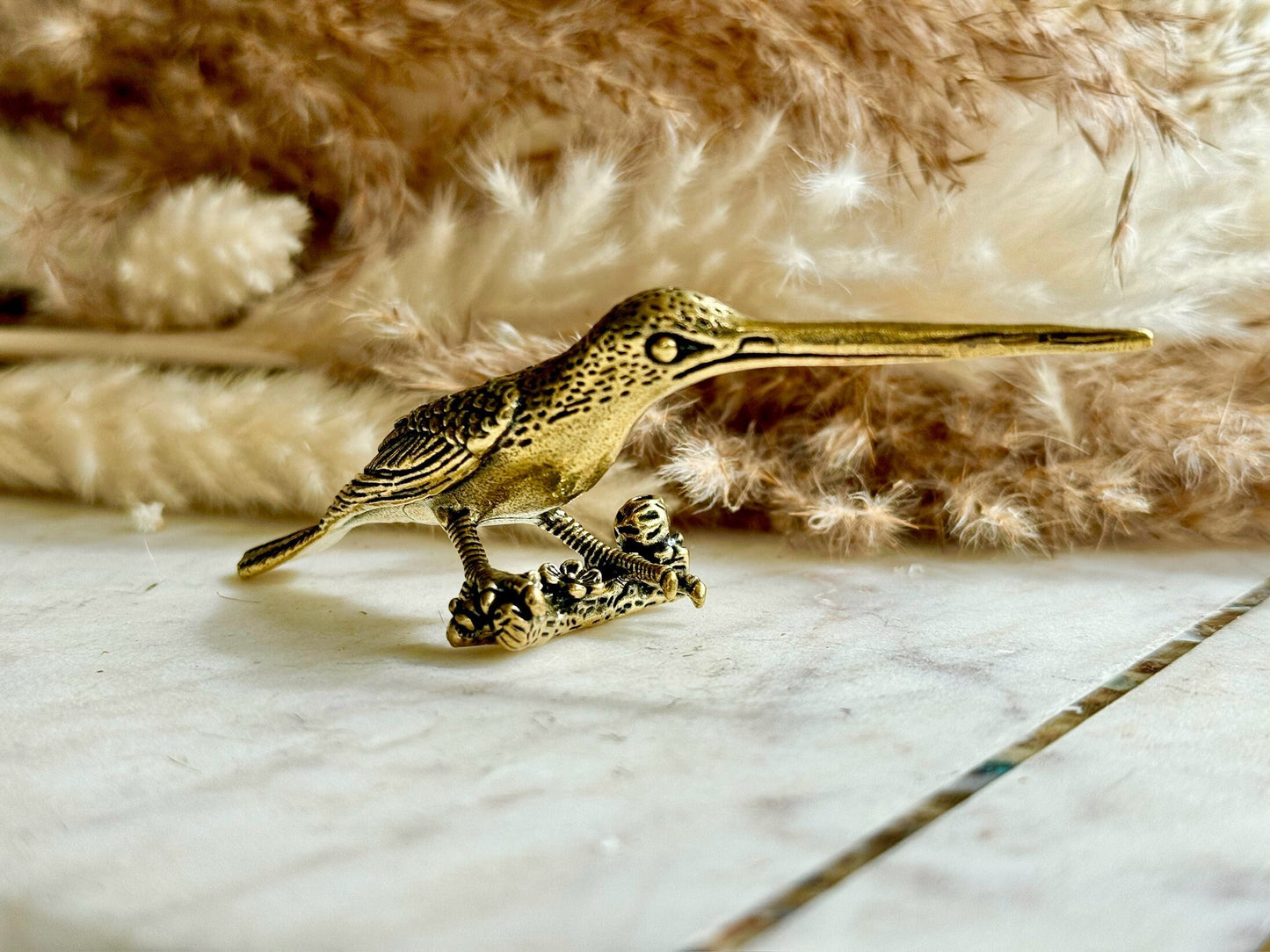 Charming Hummingbird Sculpture - Brass Spring Blossom Ornamen