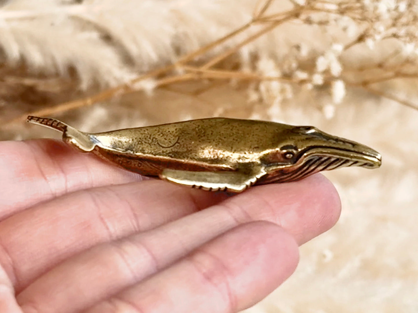 Lifelike solid brass sculptures humpback whale figurine, brass sea creatures ornament, paperweight metal figurine, ocean mammal creature