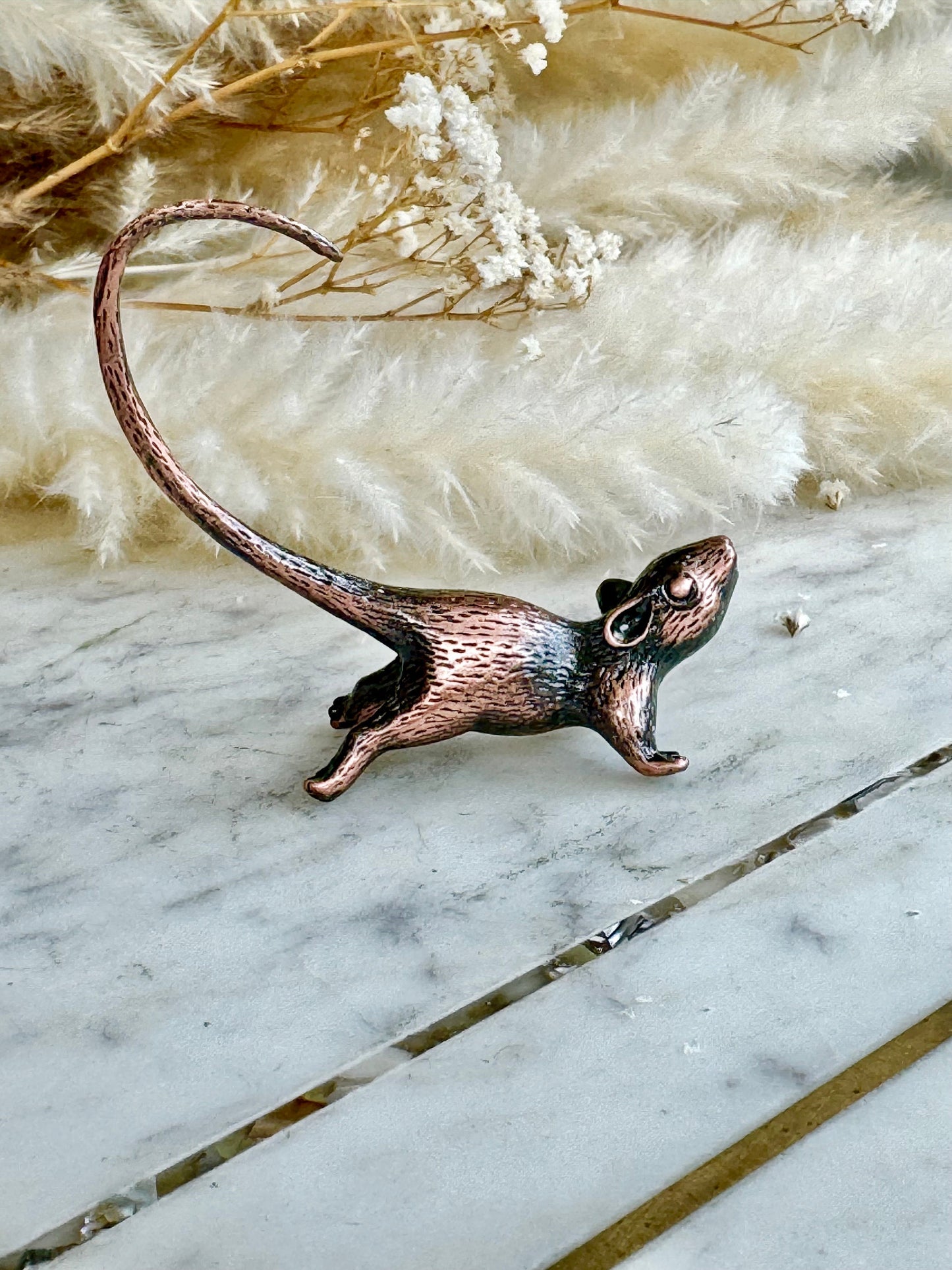 Cute Stretching mouse figurine, metal mouse statuette, cute rat ornament, cool gift