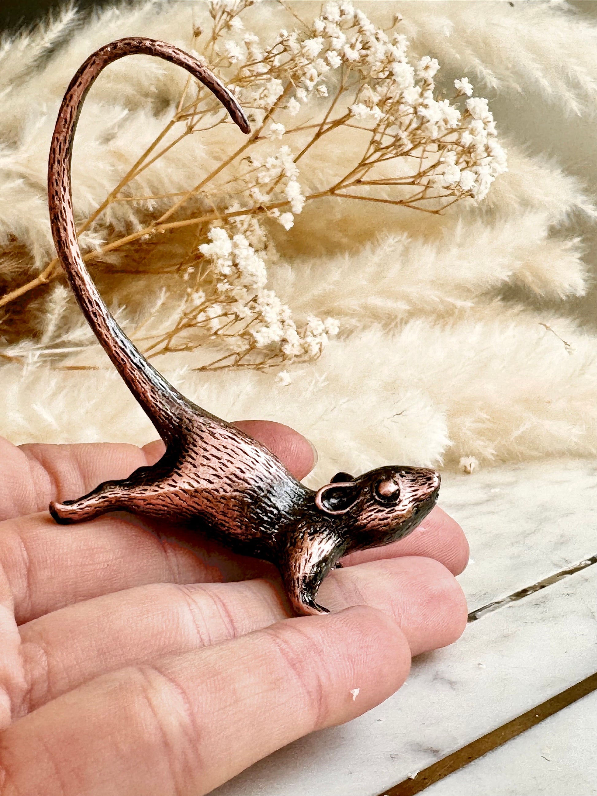 Cute Stretching mouse figurine, metal mouse statuette, cute rat ornament, cool gift