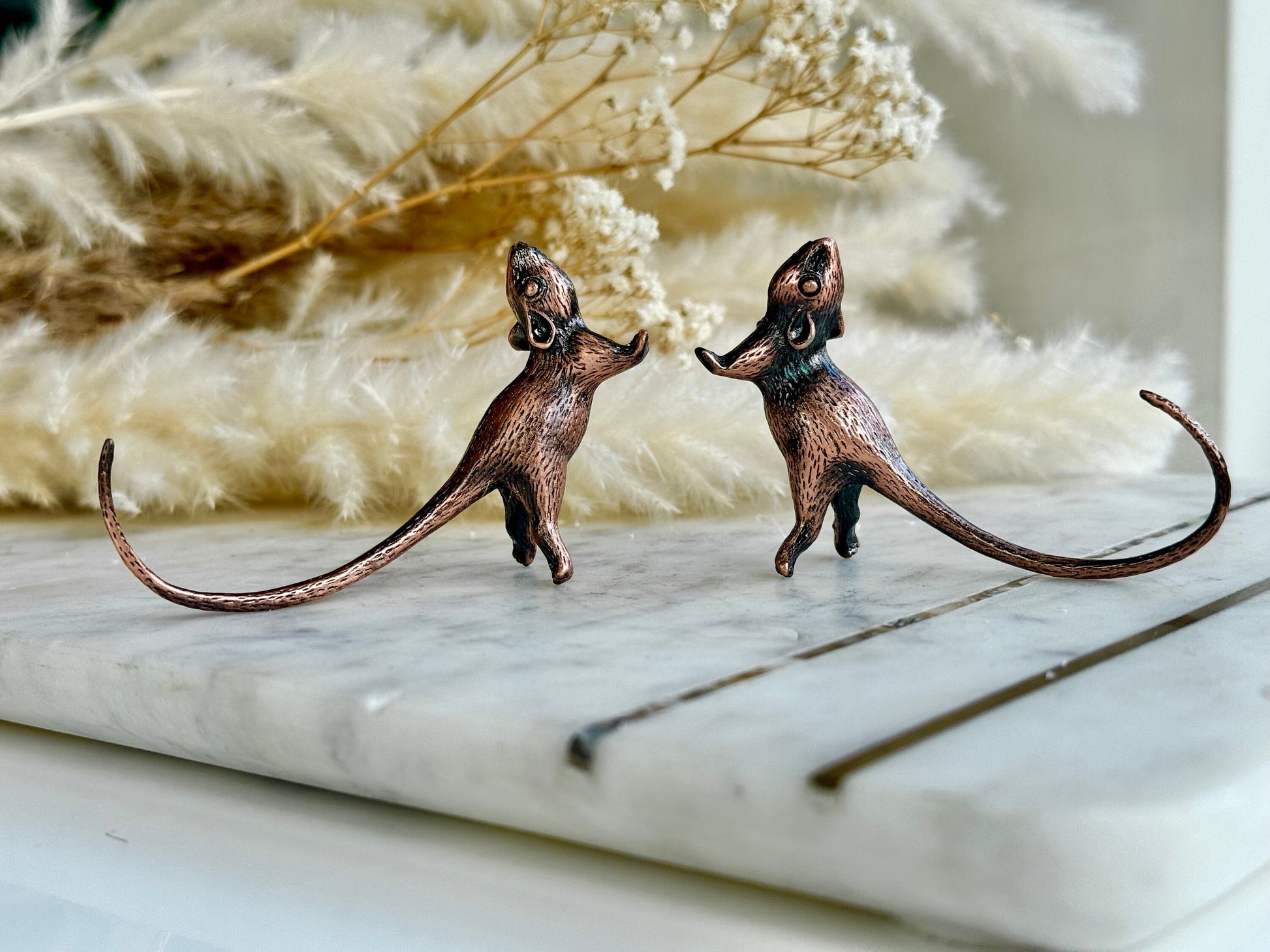 Cute Stretching mouse figurine, metal mouse statuette, cute rat ornament, cool gift