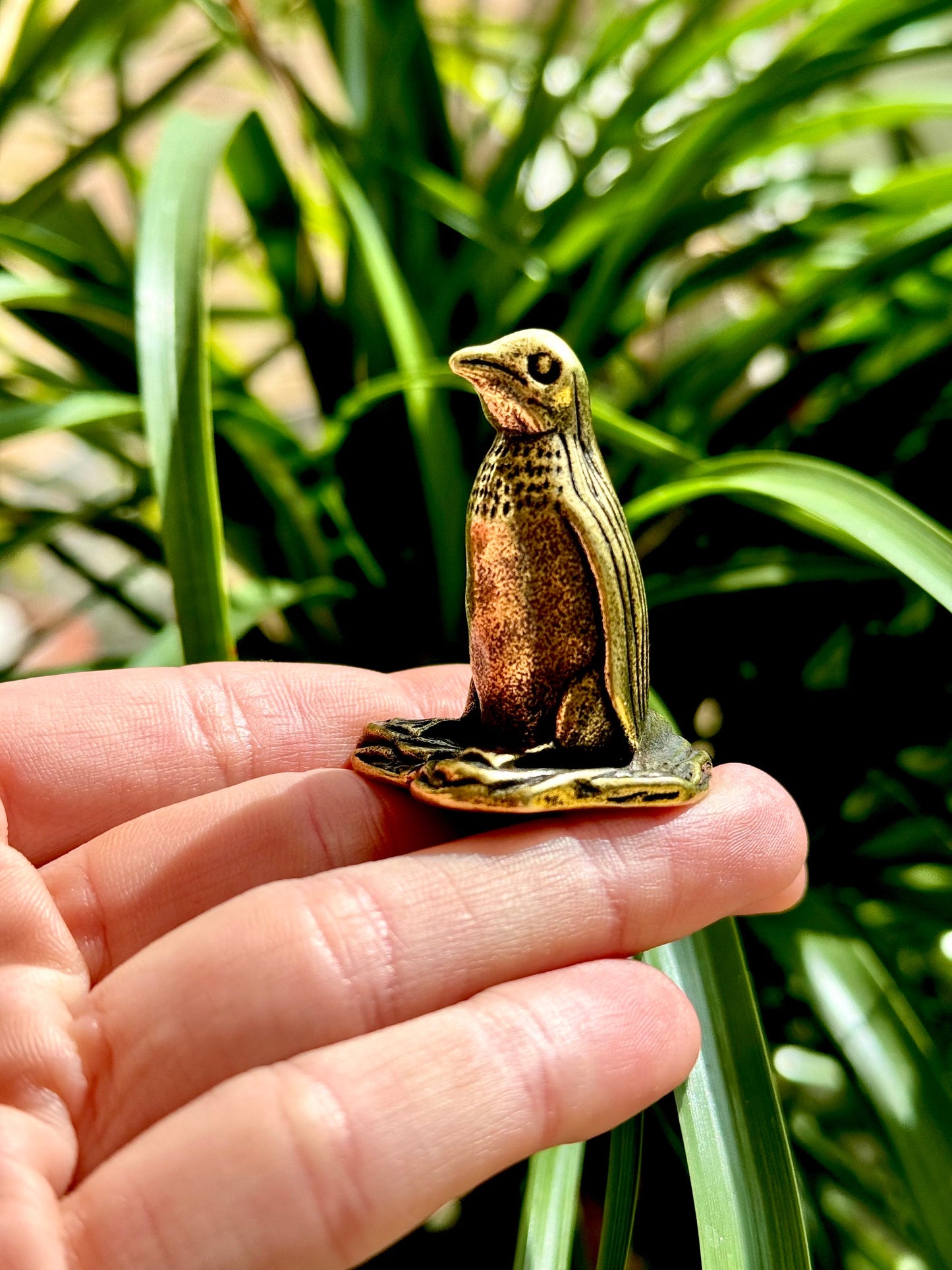 Fine penguin solid brass figurine Cute emperor penguin adorable little gift desktop ornament, creative paperweight