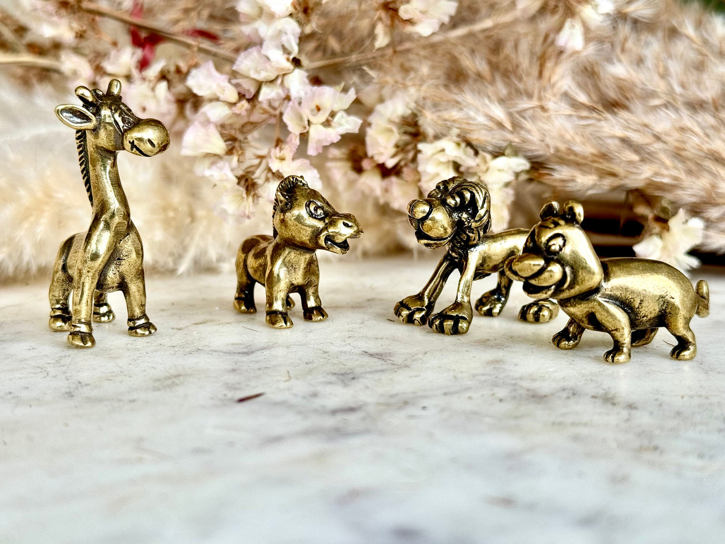Traditional style Smiley giraffe, Fine lifelike solid brass copper giraffe statuette, Safari decor, Miniature zoo collection, Animal lover g