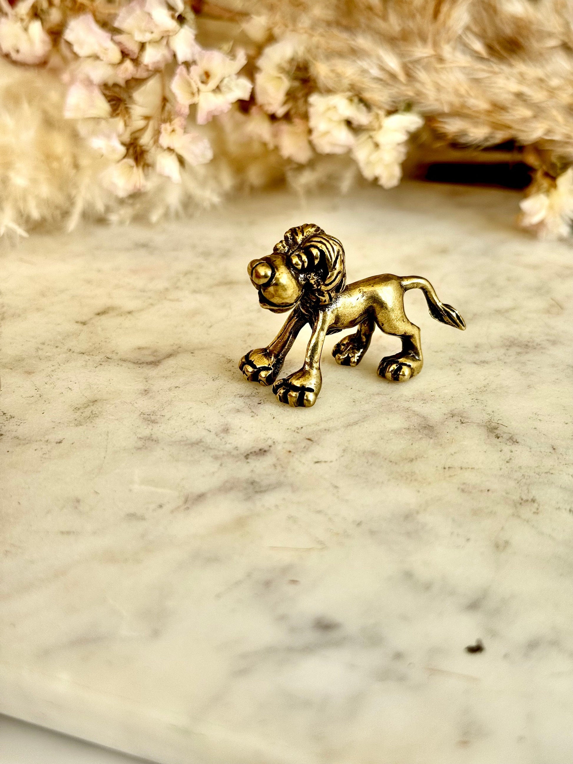 Cute style Cute lion casting figurine, Solid Brass Hand Carved Lion Statue, Safari home decoration, collectible animal brass figurine