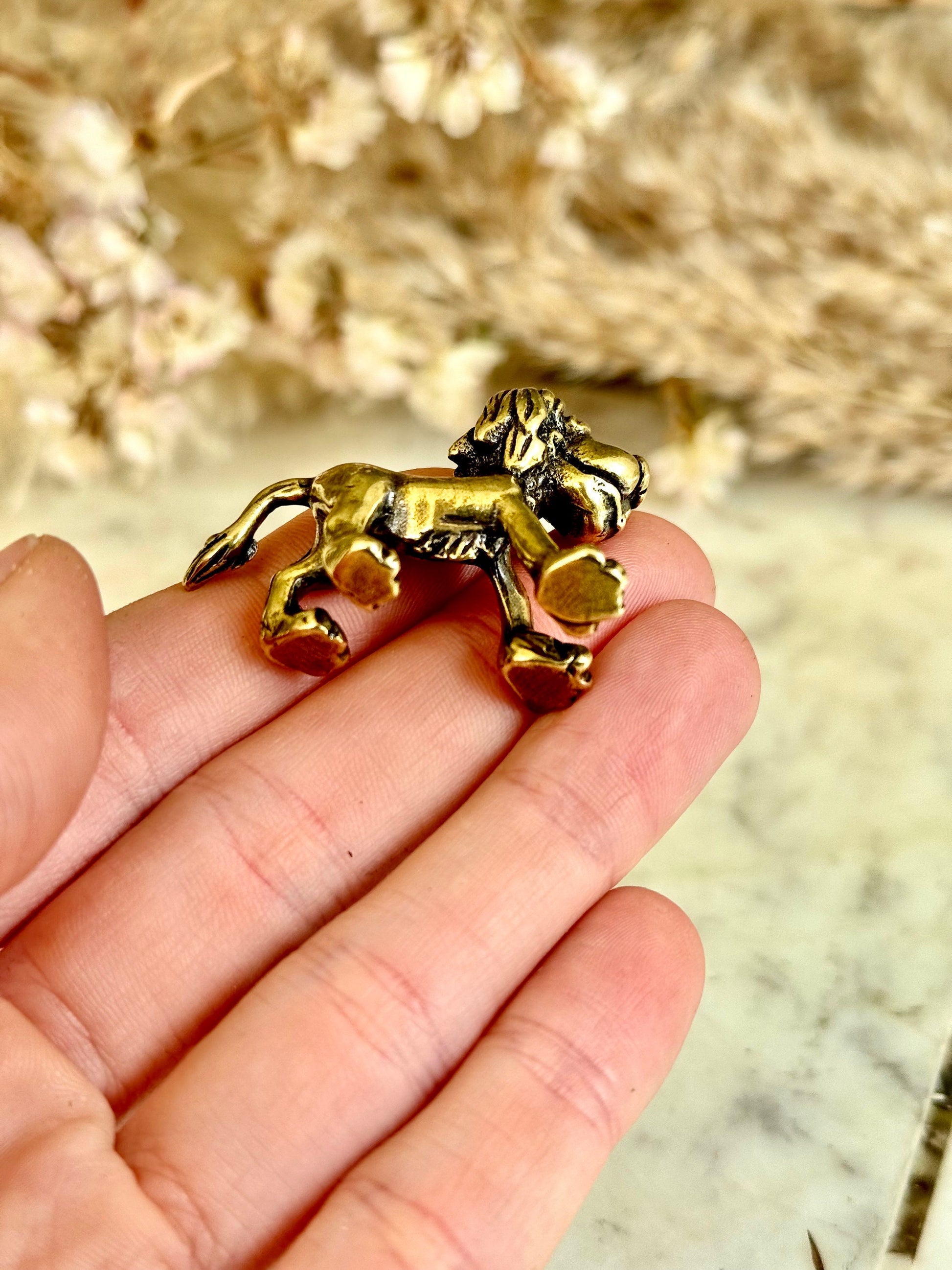 Cute style Cute lion casting figurine, Solid Brass Hand Carved Lion Statue, Safari home decoration, collectible animal brass figurine