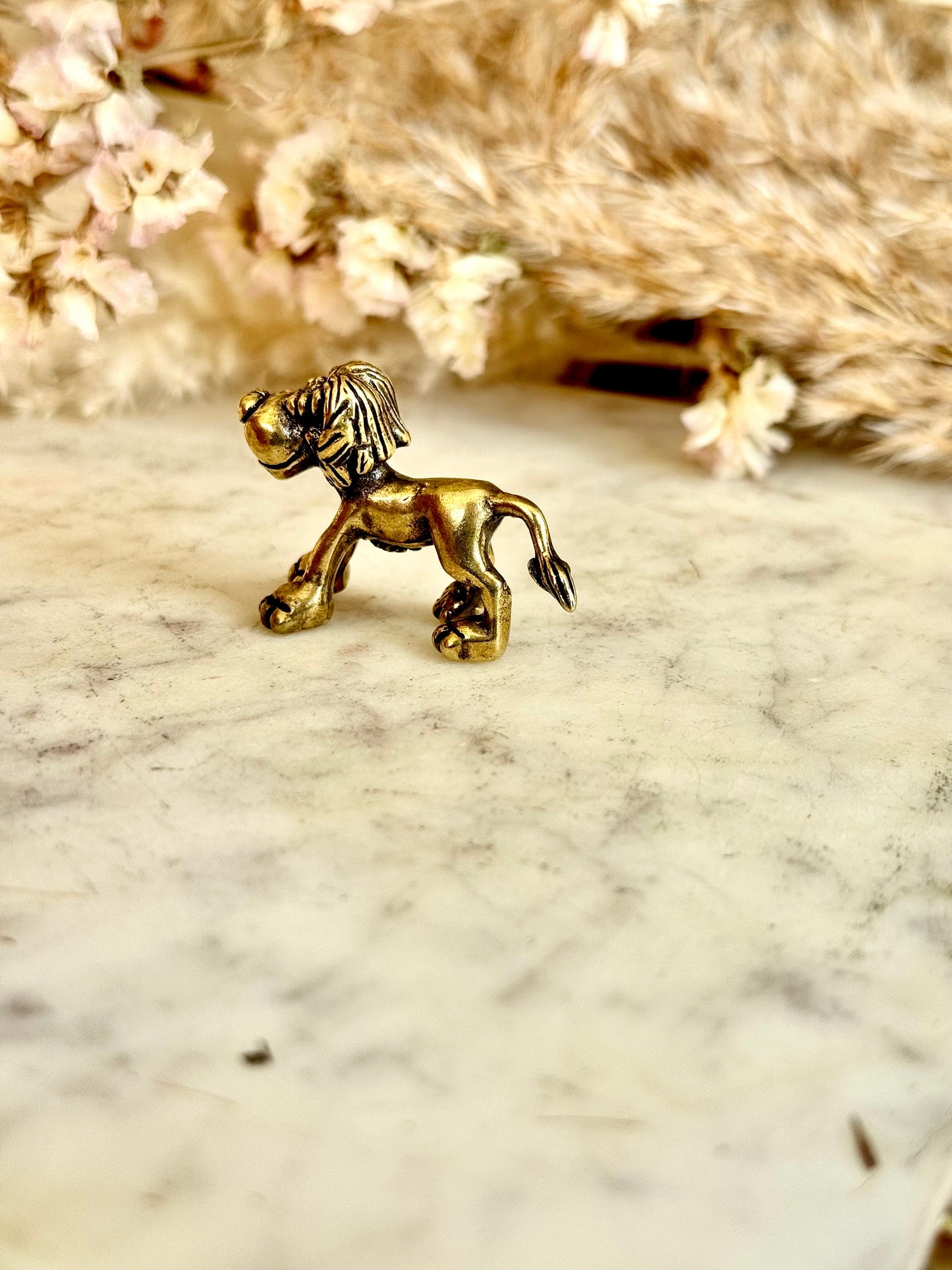Cute style Cute lion casting figurine, Solid Brass Hand Carved Lion Statue, Safari home decoration, collectible animal brass figurine