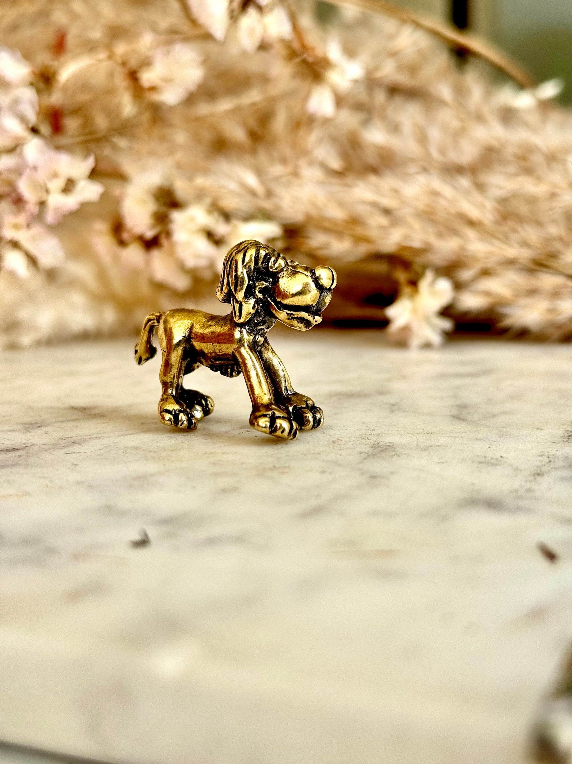 Cute style Cute lion casting figurine, Solid Brass Hand Carved Lion Statue, Safari home decoration, collectible animal brass figurine