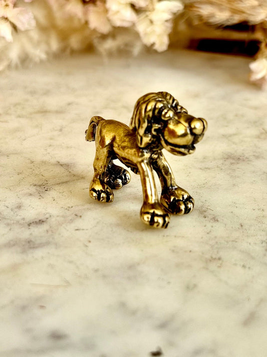 Cute style Cute lion casting figurine, Solid Brass Hand Carved Lion Statue, Safari home decoration, collectible animal brass figurine