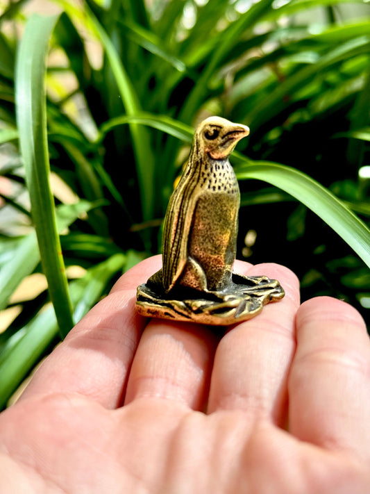 Fine penguin solid brass figurine Cute emperor penguin adorable little gift desktop ornament, creative paperweight