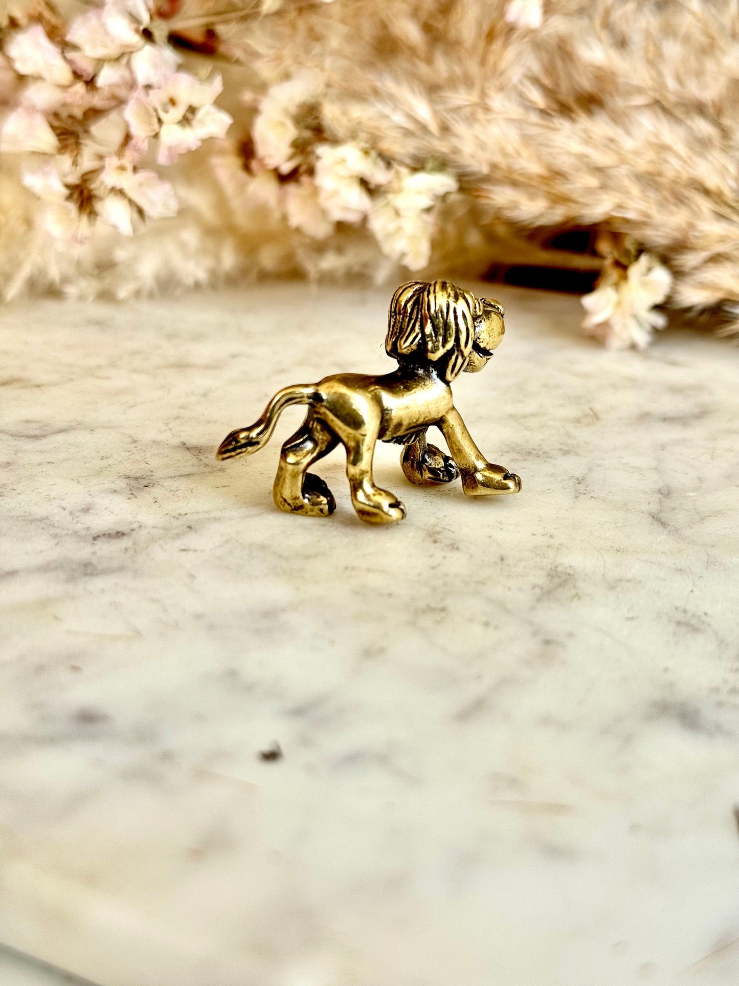 Cute style Cute lion casting figurine, Solid Brass Hand Carved Lion Statue, Safari home decoration, collectible animal brass figurine