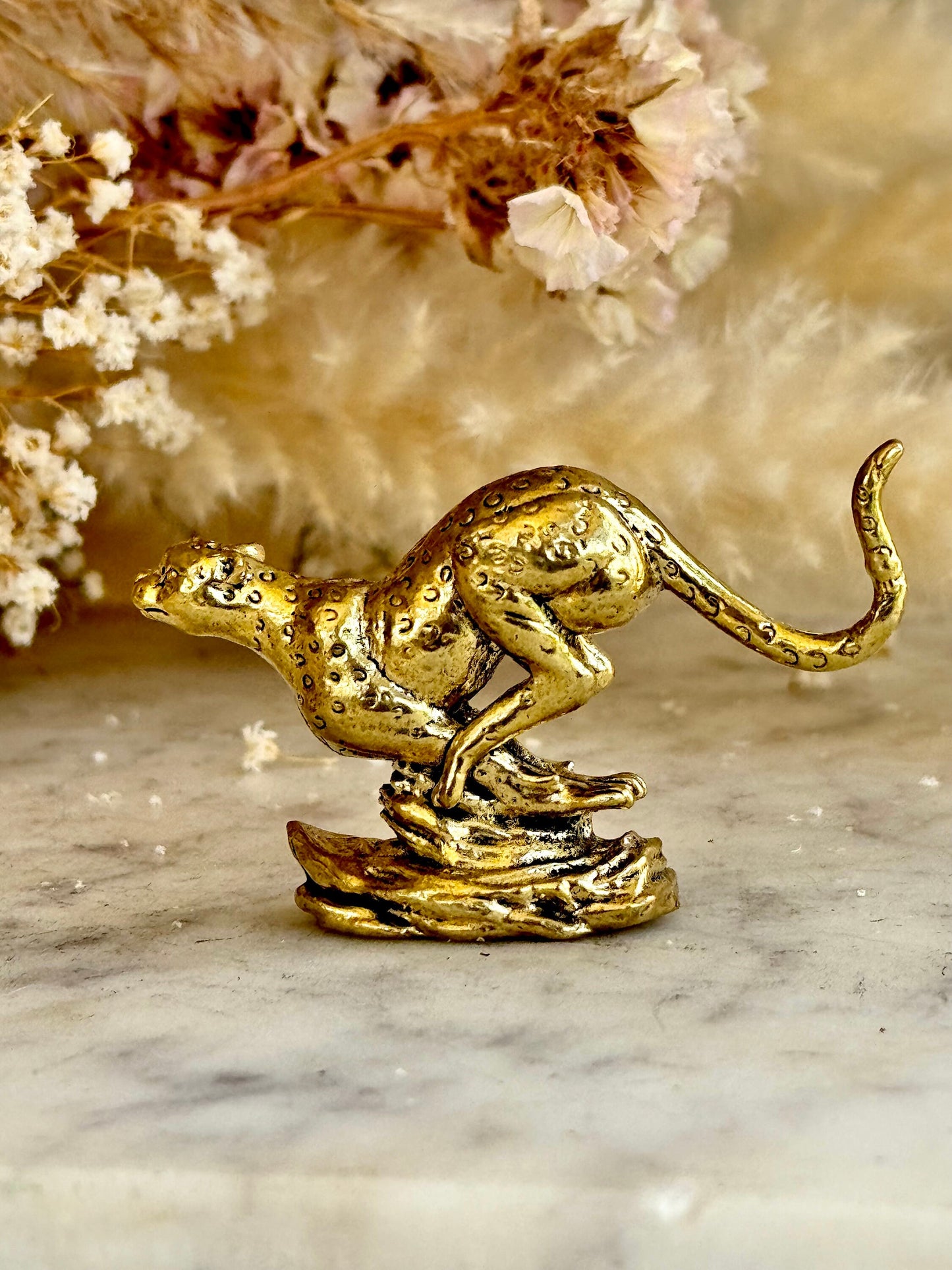 Solid Brass Running Chettah Figurine, African animal Statue, Golden Leopard Ornament, Creative Desk Accessories