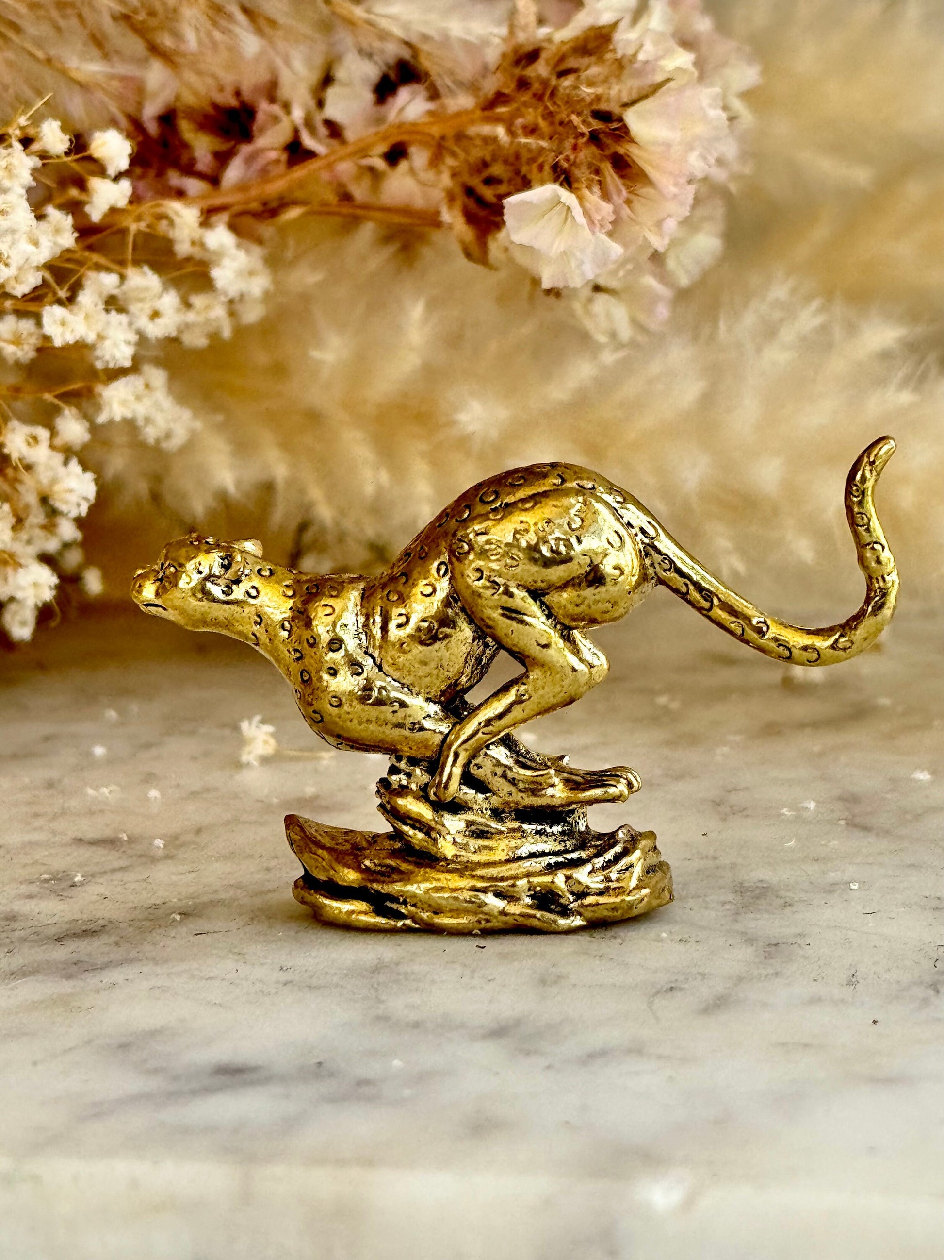 Solid Brass Running Chettah Figurine, African animal Statue, Golden Leopard Ornament, Creative Desk Accessories