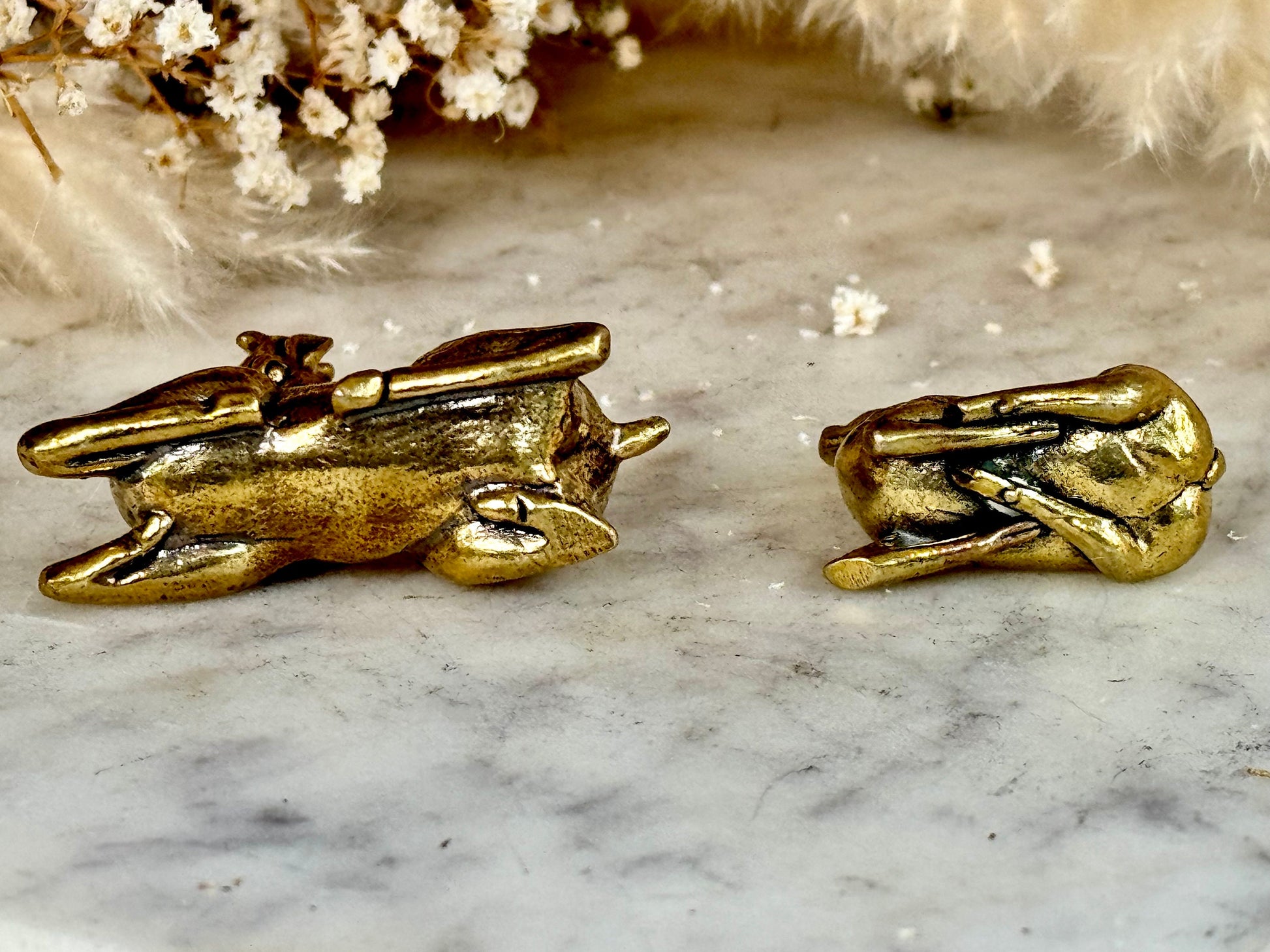 Beautiful Brass Sika Deer Desk Ornaments and Pen Rest - traditional Style Animal Figurines, Decorative Desk Accessories for Home Decor