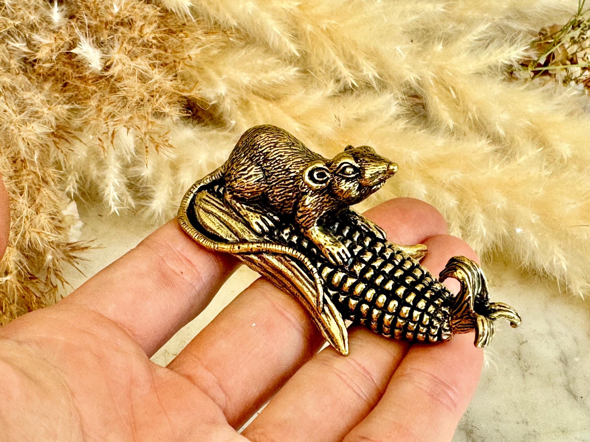 Solid brass mouse on a corn statuette, Mouse and maze figurine, Creative Desktop ornament, Fountain Pen rest, Novelty gift, gift for loved