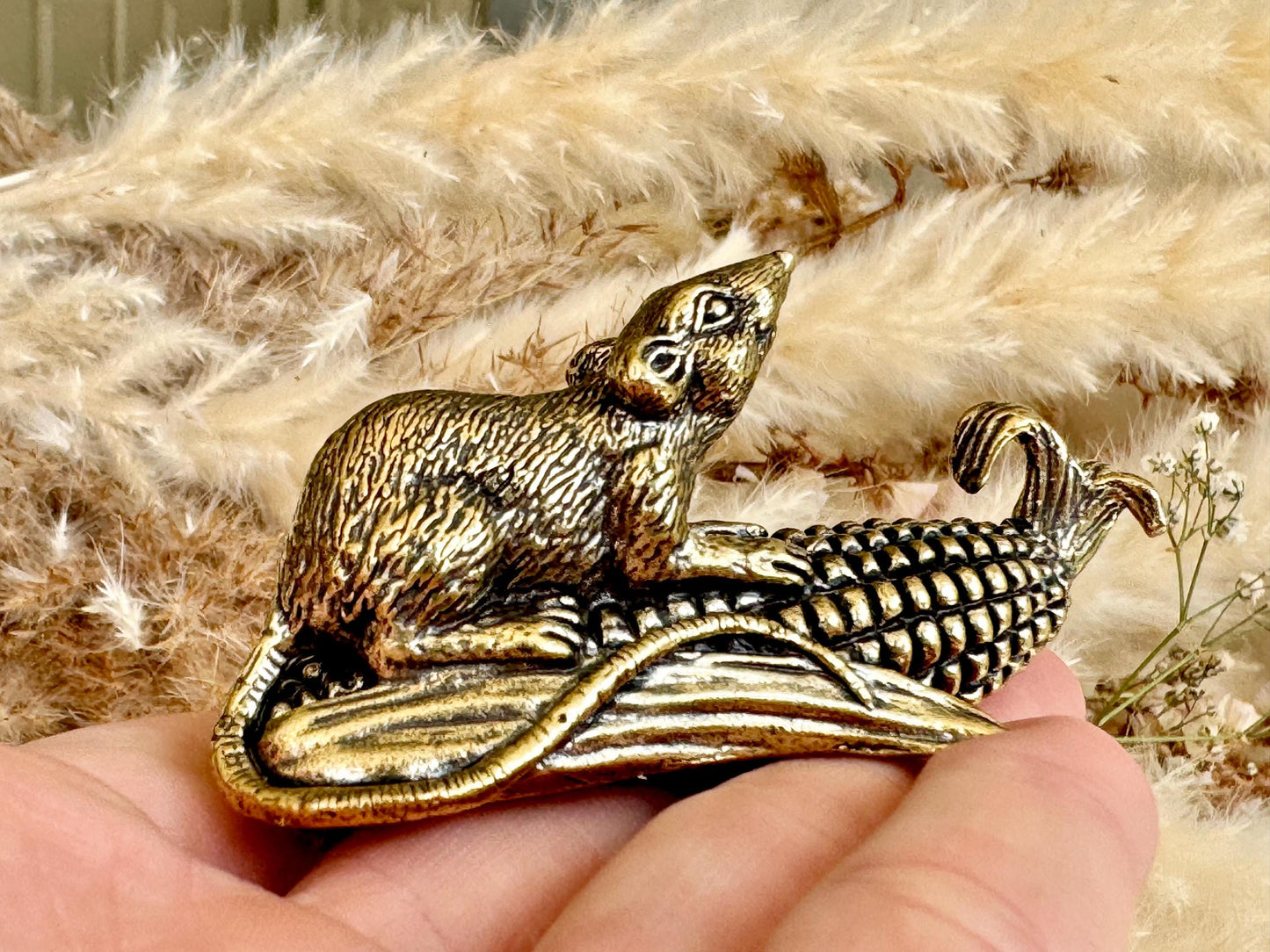 Solid brass mouse on a corn statuette, Mouse and maze figurine, Creative Desktop ornament, Fountain Pen rest, Novelty gift, gift for loved