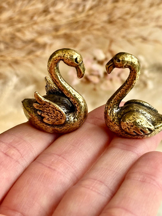 Pair of Solid brass couple of Swans figurines, tiny swans ornament, love talisman statue, Japanese style figurine, Small Flamingo statue