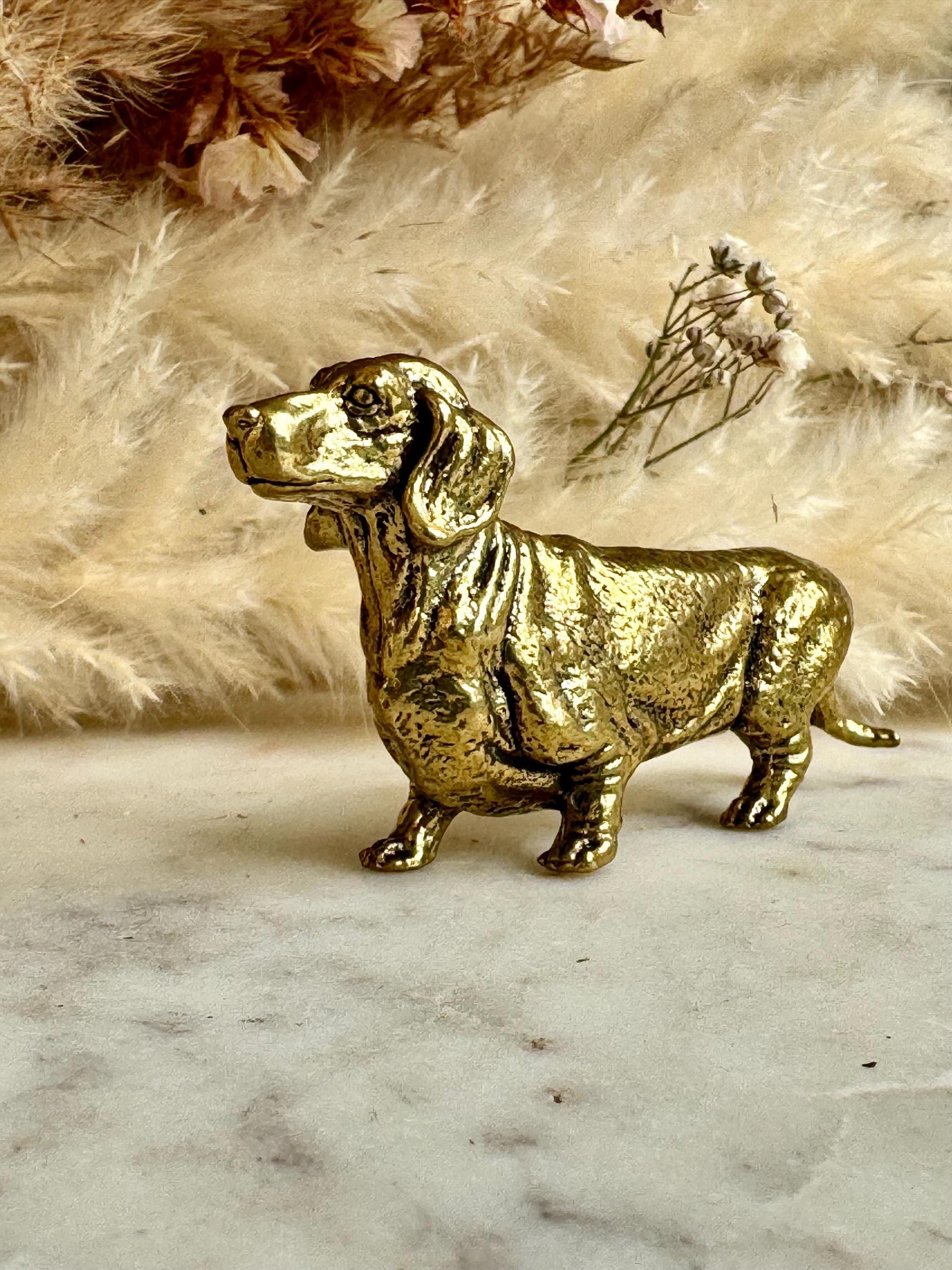 Lifelike solid brass dachshund figurine, beautiful German badger-dog statuette, metal sausage dog ornament, beautiful dog paperweight