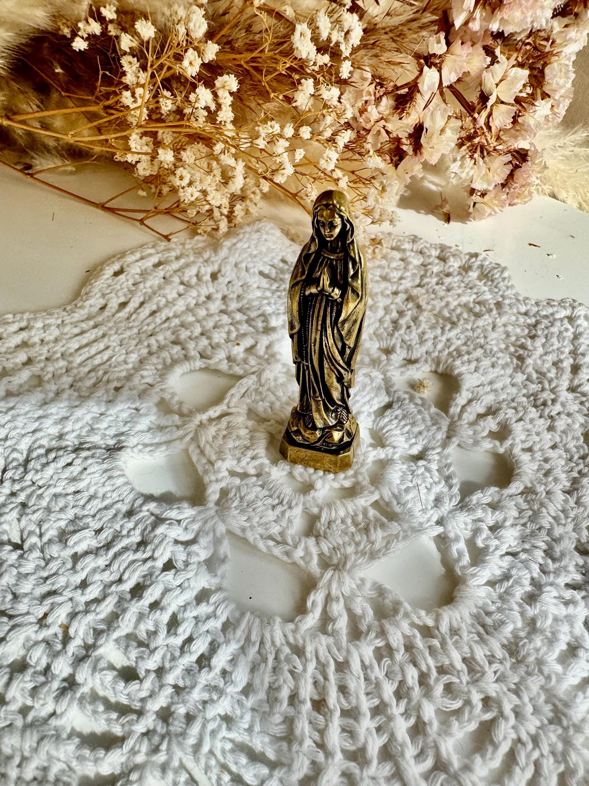 Handcrafted Solid Brass Virgin Mary Statue, Detailed Religious Figurine Catholic Home Decor, Elegant Blessed Virgin Mary Prayer Sculpture
