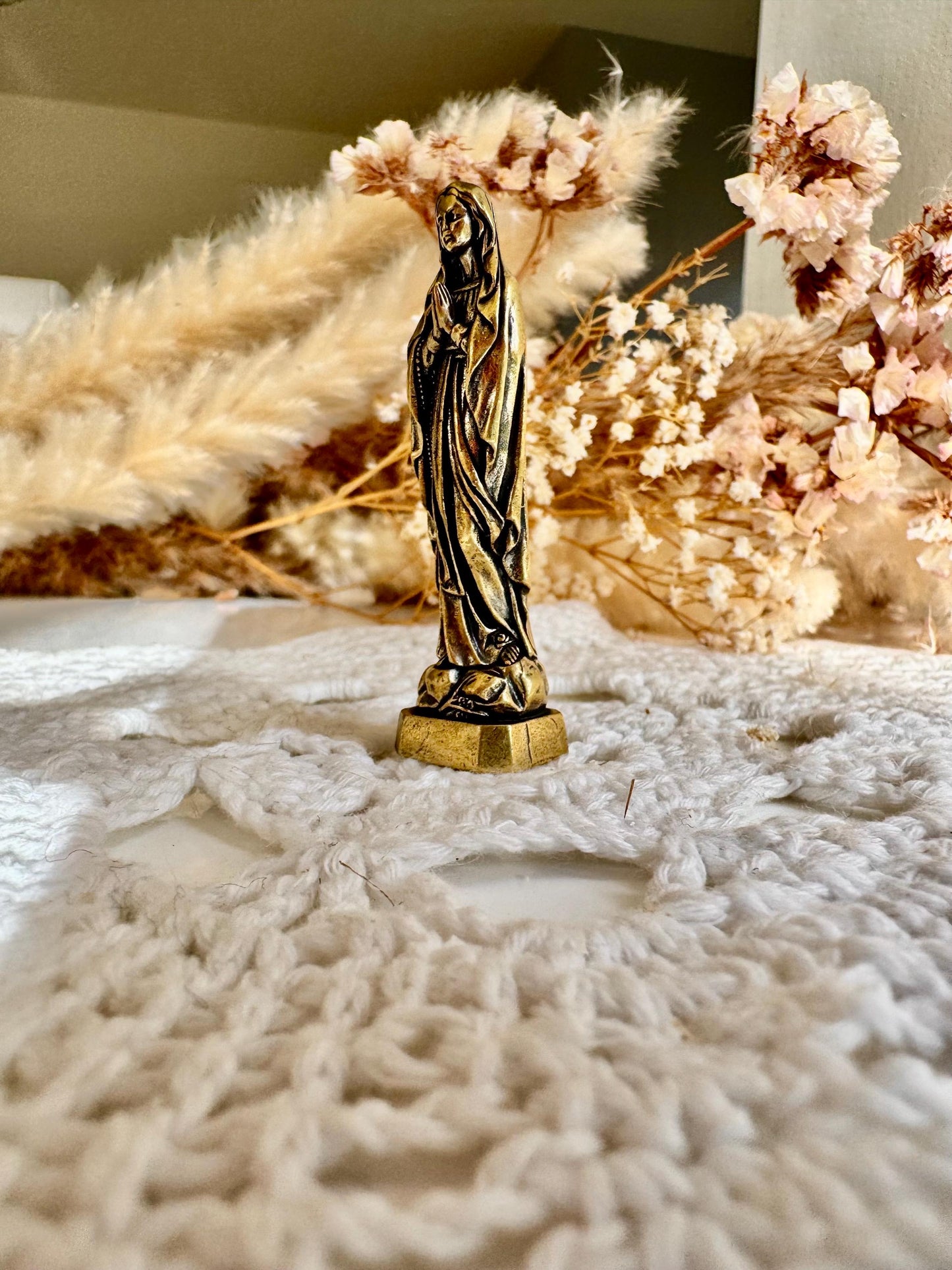 Handcrafted Solid Brass Virgin Mary Statue, Detailed Religious Figurine Catholic Home Decor, Elegant Blessed Virgin Mary Prayer Sculpture