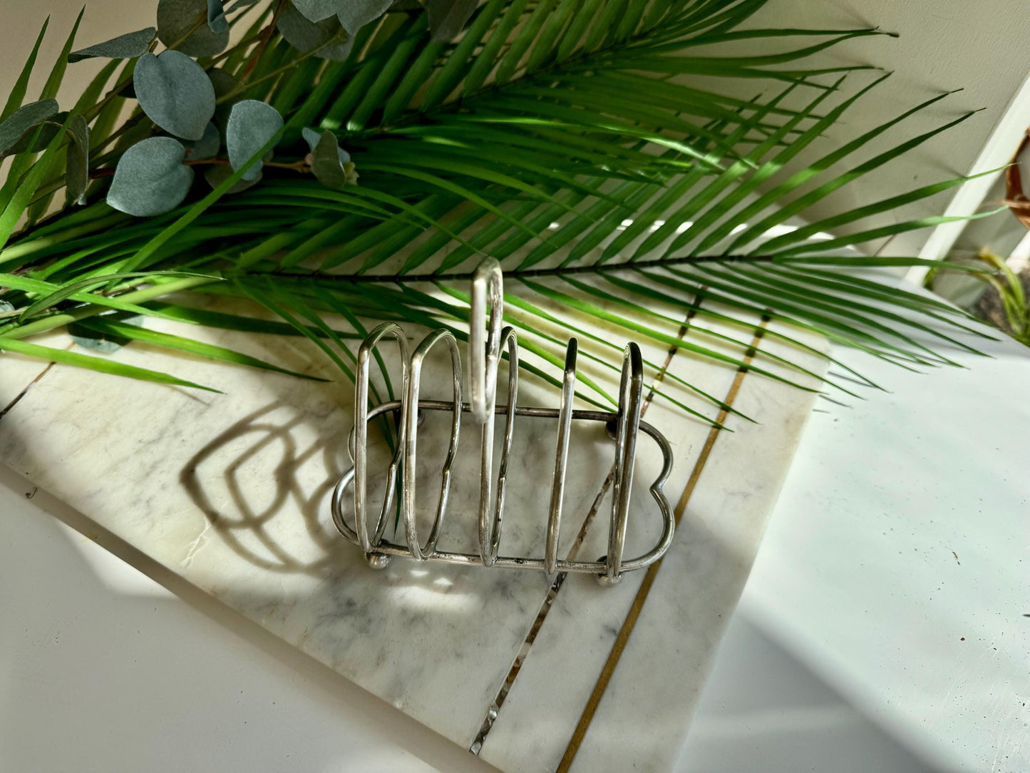 Victorian Lovely Design Silver Plated Antique English Edwardian Silver Plated 4 Slice Heart Shaped Toast Rack, c1905