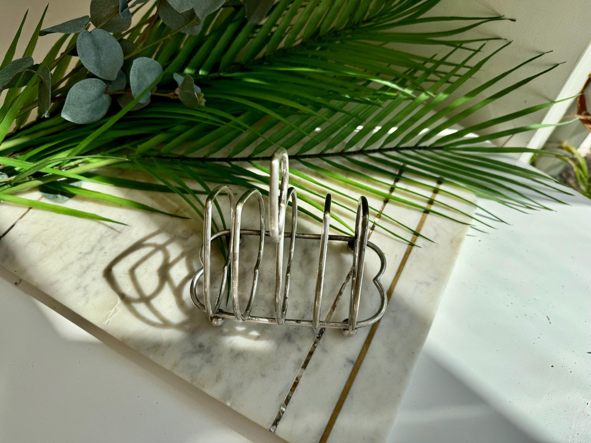 Victorian Lovely Design Silver Plated Antique English Edwardian Silver Plated 4 Slice Heart Shaped Toast Rack, c1905