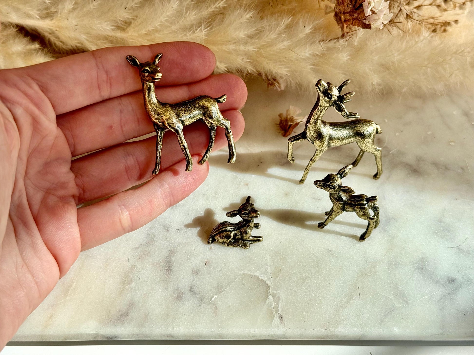Set of Little Solid Brass Deer Family Desk Ornaments, Little deer statuettes - traditional Style Animal Figurines, Christmas Desk Decoration