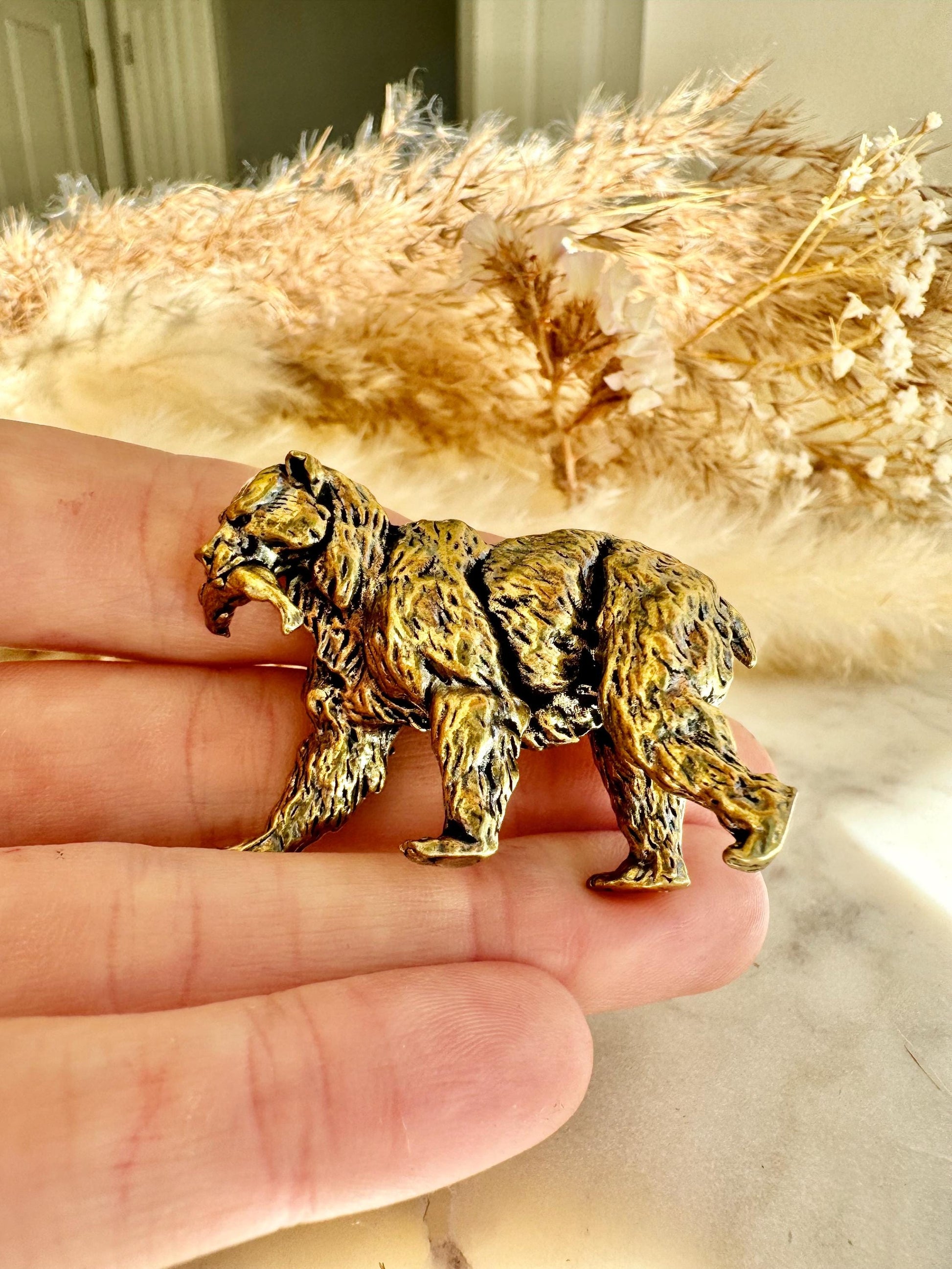 Fine workmanship Grizzly bear with salmon ornament, Solid Brass Bear Miniature, Brown Bear Figurine, Collectible Gift