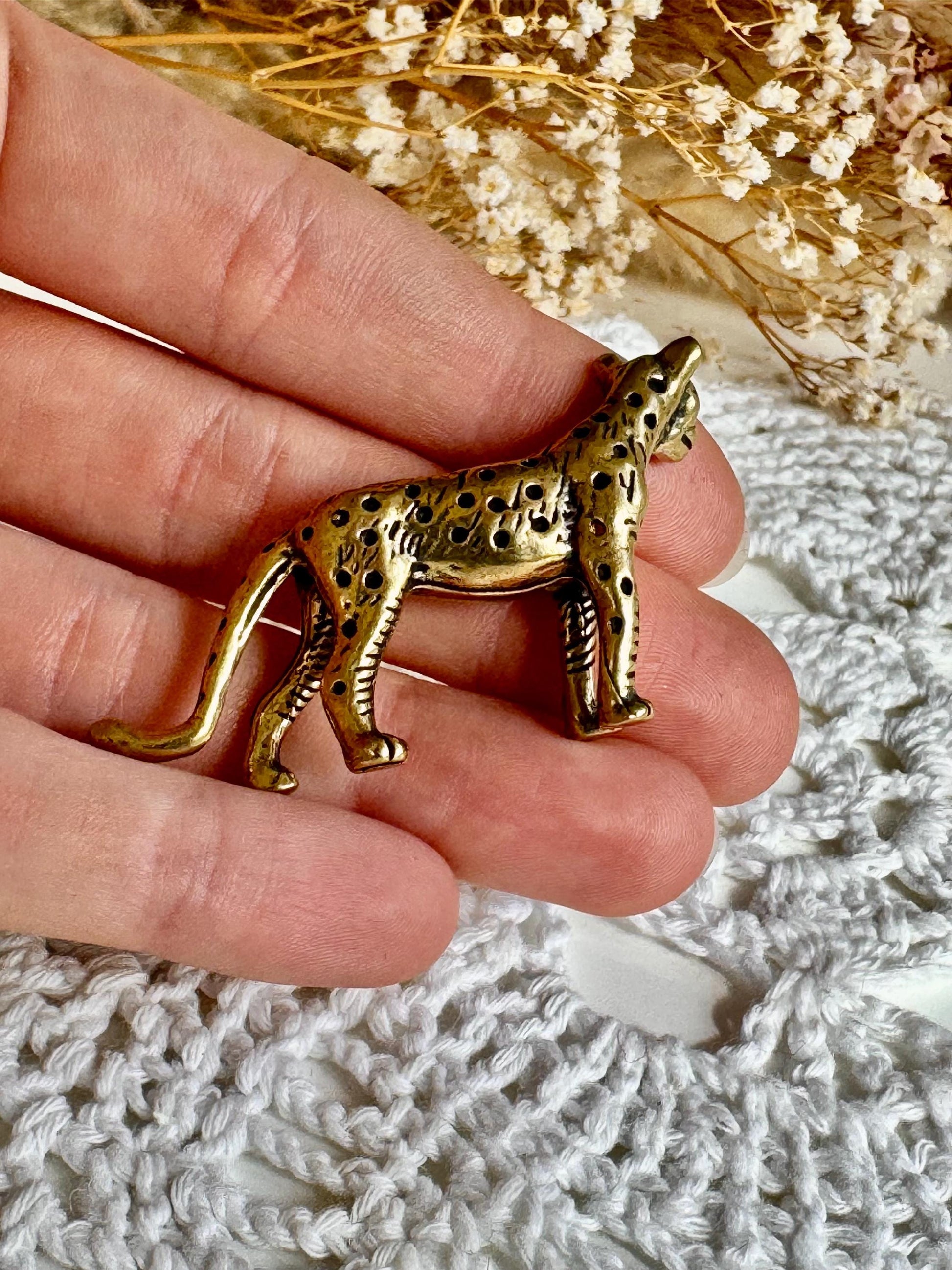 Elegant Solid Brass Cheetahs figurine: Artfully Crafted Sculptures Celebrating the Grace and Speed of the Wild, leopard ornament