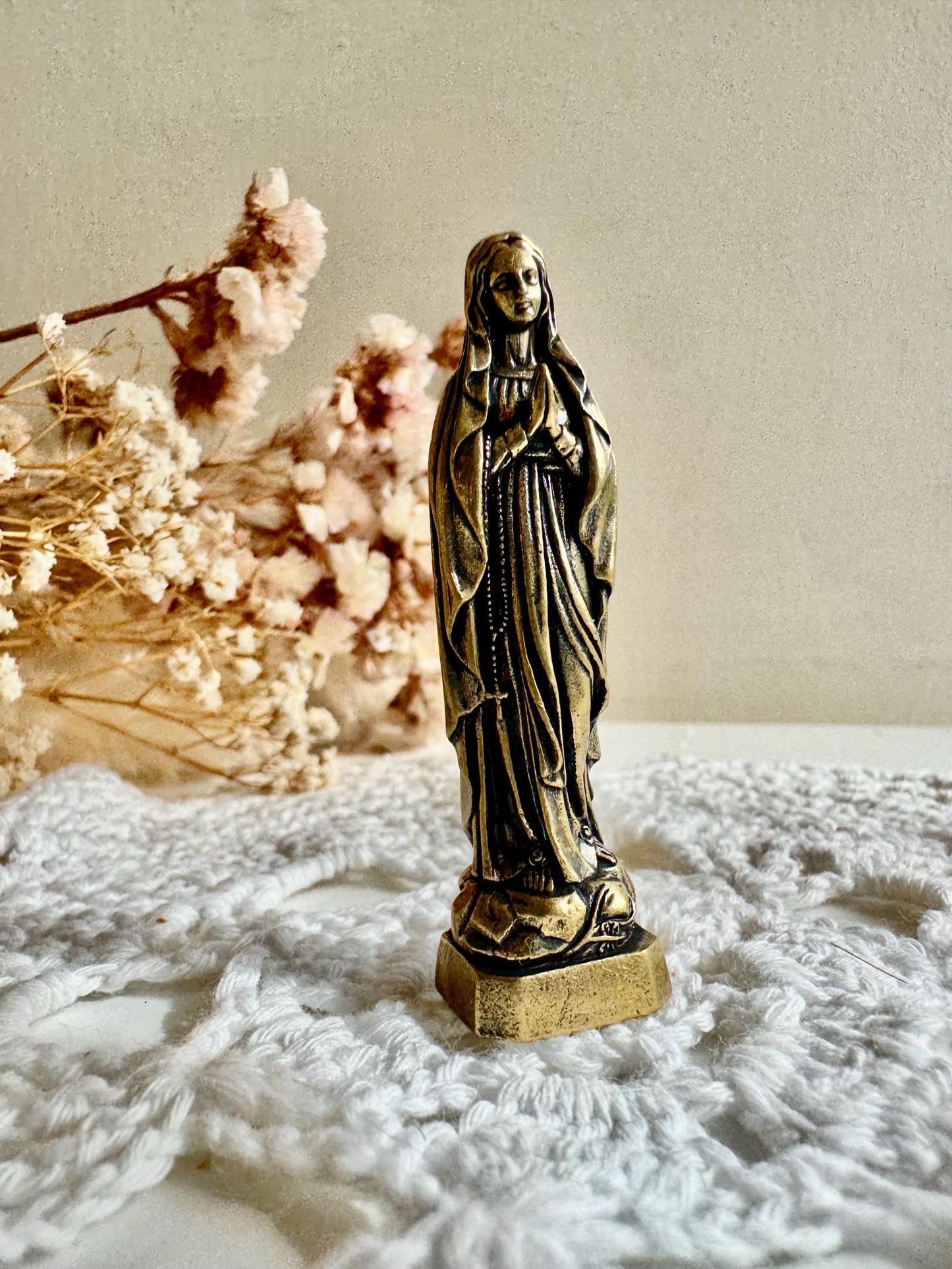 Handcrafted Solid Brass Virgin Mary Statue, Detailed Religious Figurine Catholic Home Decor, Elegant Blessed Virgin Mary Prayer Sculpture