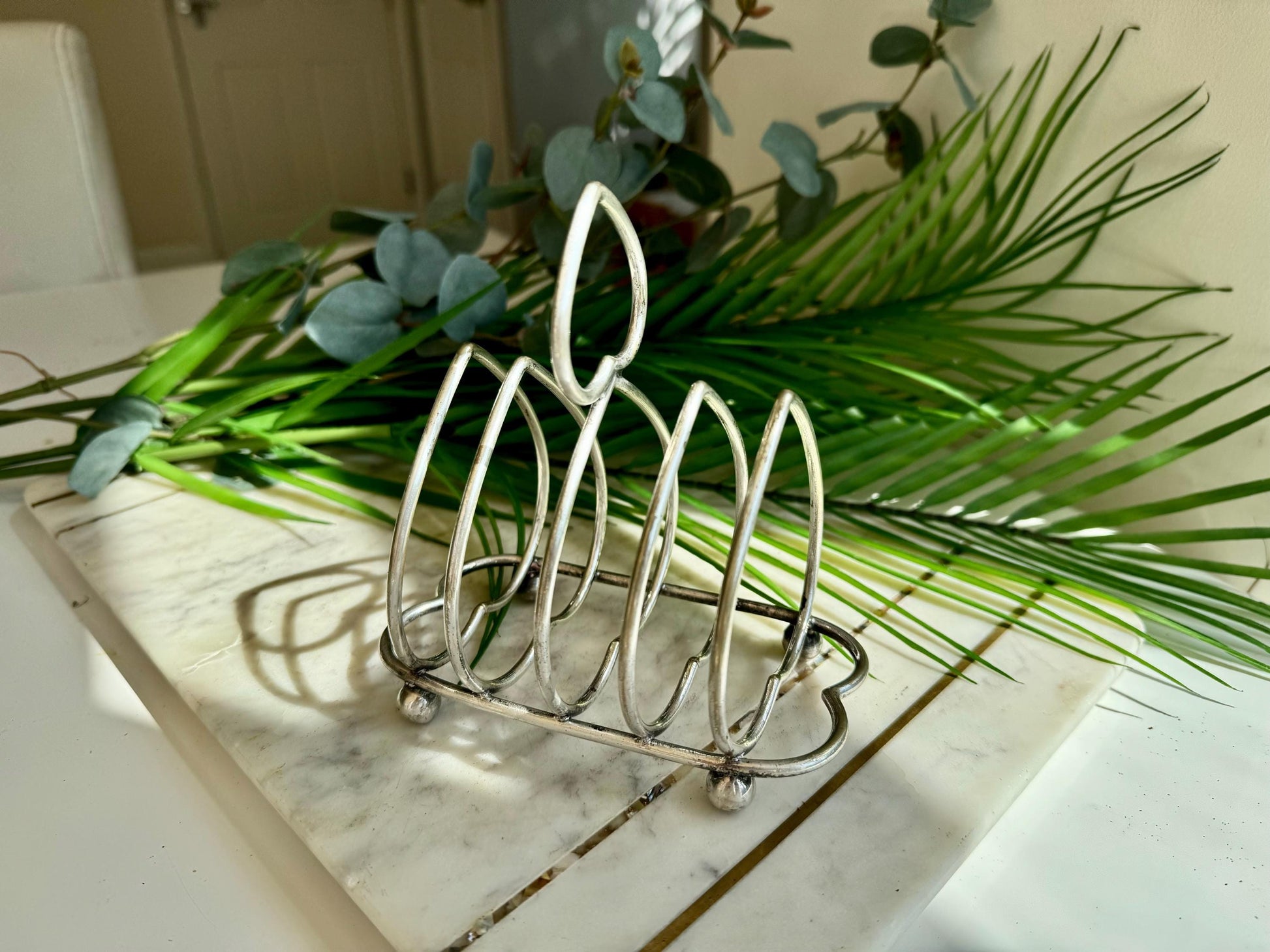 Victorian Lovely Design Silver Plated Antique English Edwardian Silver Plated 4 Slice Heart Shaped Toast Rack, c1905