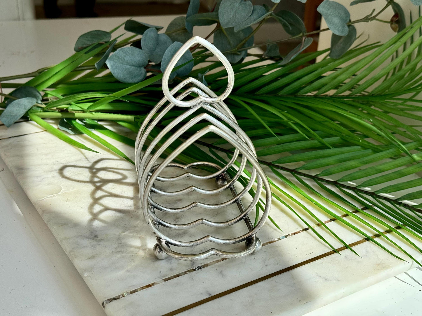Victorian Lovely Design Silver Plated Antique English Edwardian Silver Plated 4 Slice Heart Shaped Toast Rack, c1905