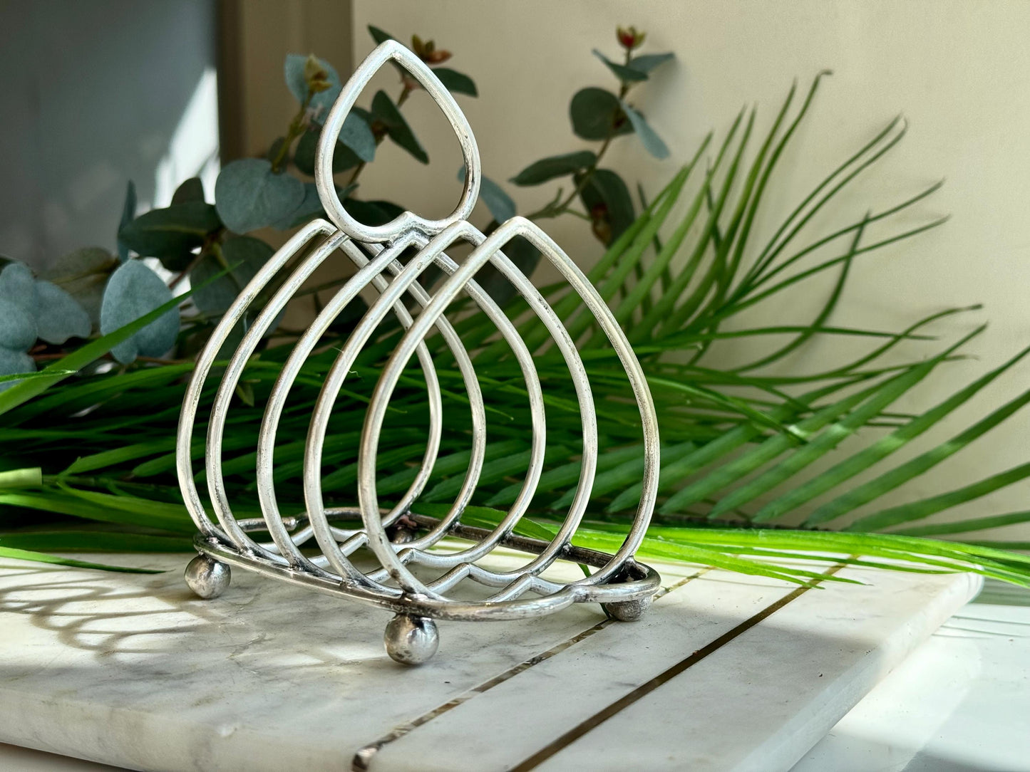 Victorian Lovely Design Silver Plated Antique English Edwardian Silver Plated 4 Slice Heart Shaped Toast Rack, c1905
