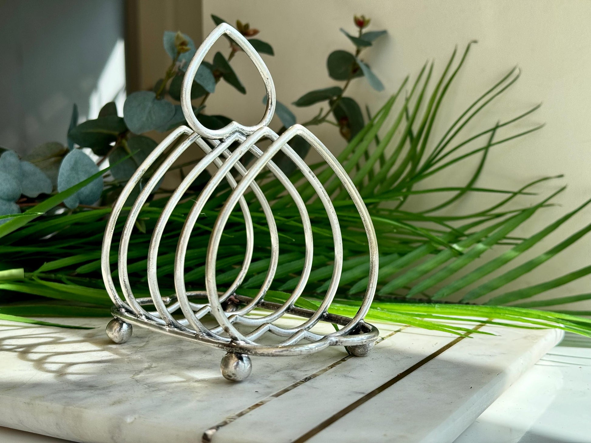 Victorian Lovely Design Silver Plated Antique English Edwardian Silver Plated 4 Slice Heart Shaped Toast Rack, c1905