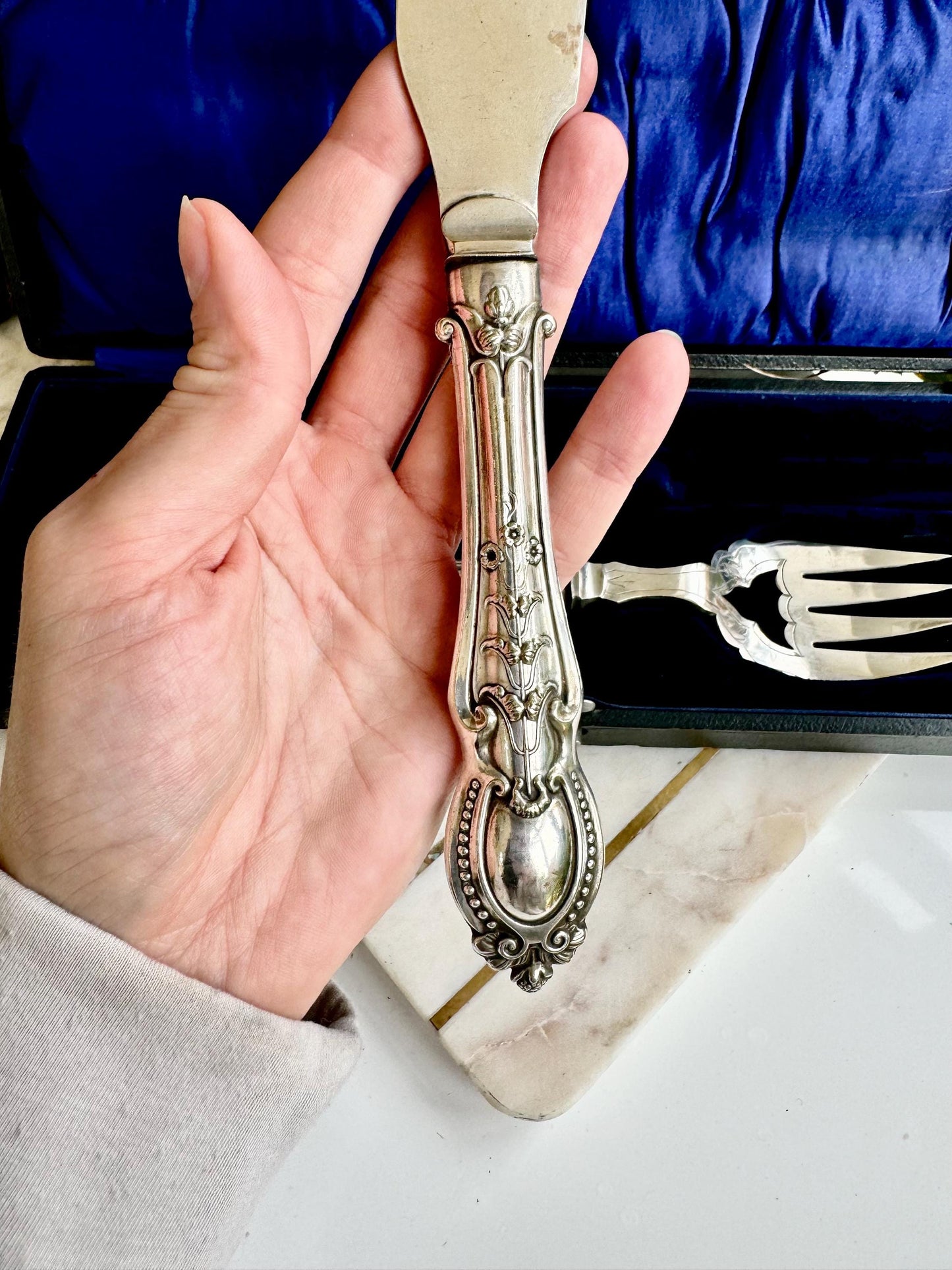 Antique Boxwd Fish Servers Silver Plated Vintage Pair of Engraved Fork and Knife, Elegant British Vintage silverware