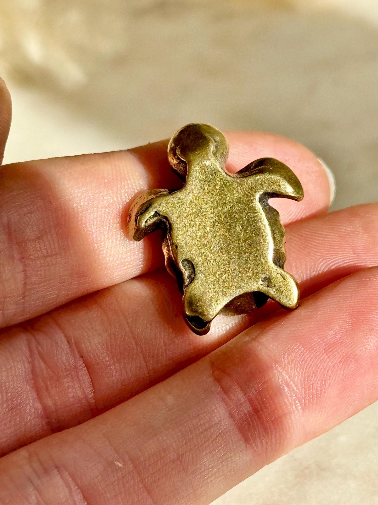 Tiny Love Turtle figurine, Fine solid brass ornament, Turtle with a heart ornament, adorable sea creature gift, tortoise metal ornament